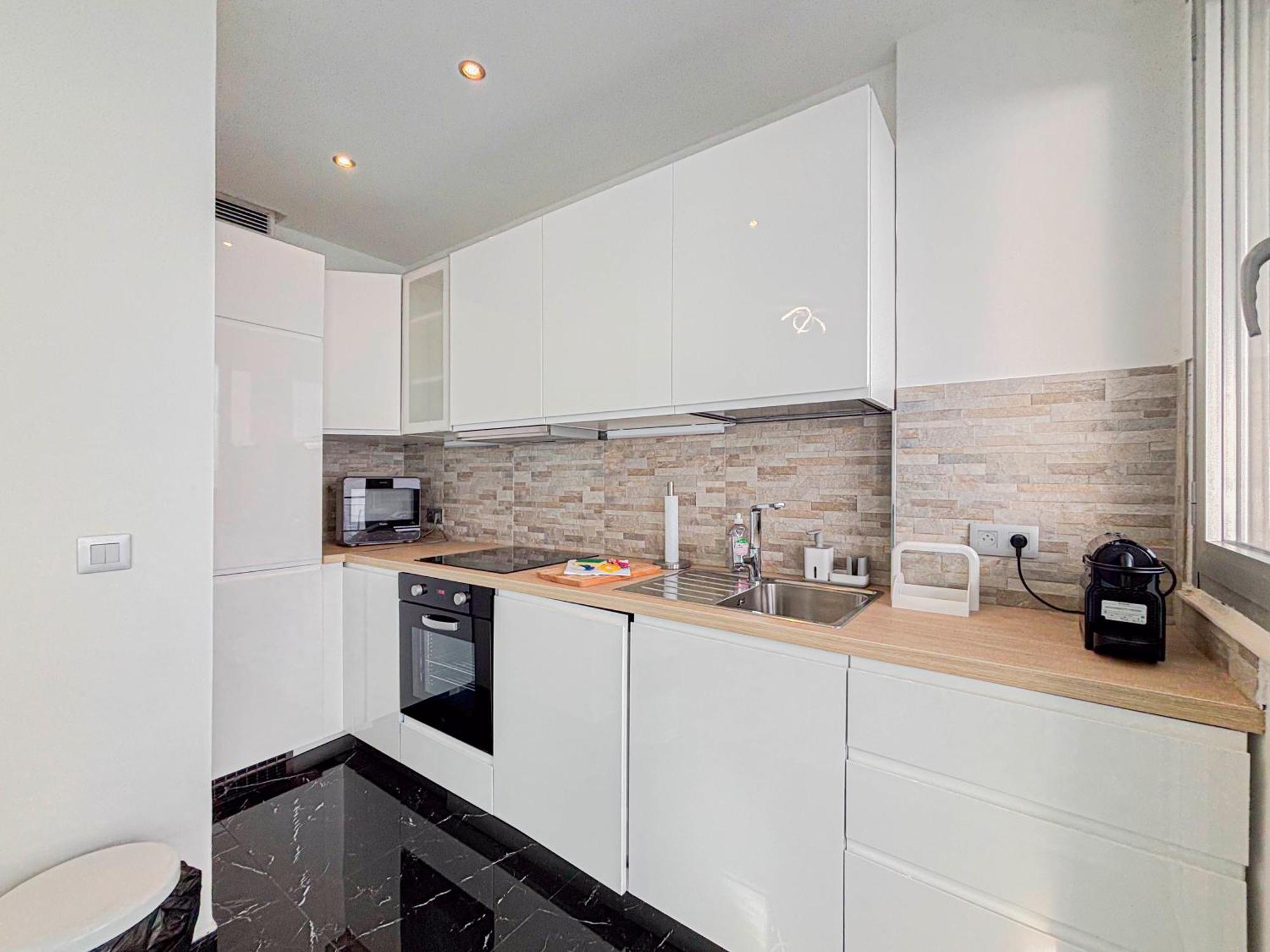 Apartment Promenade Des - Vue Mer, Ac, 2pers Nice