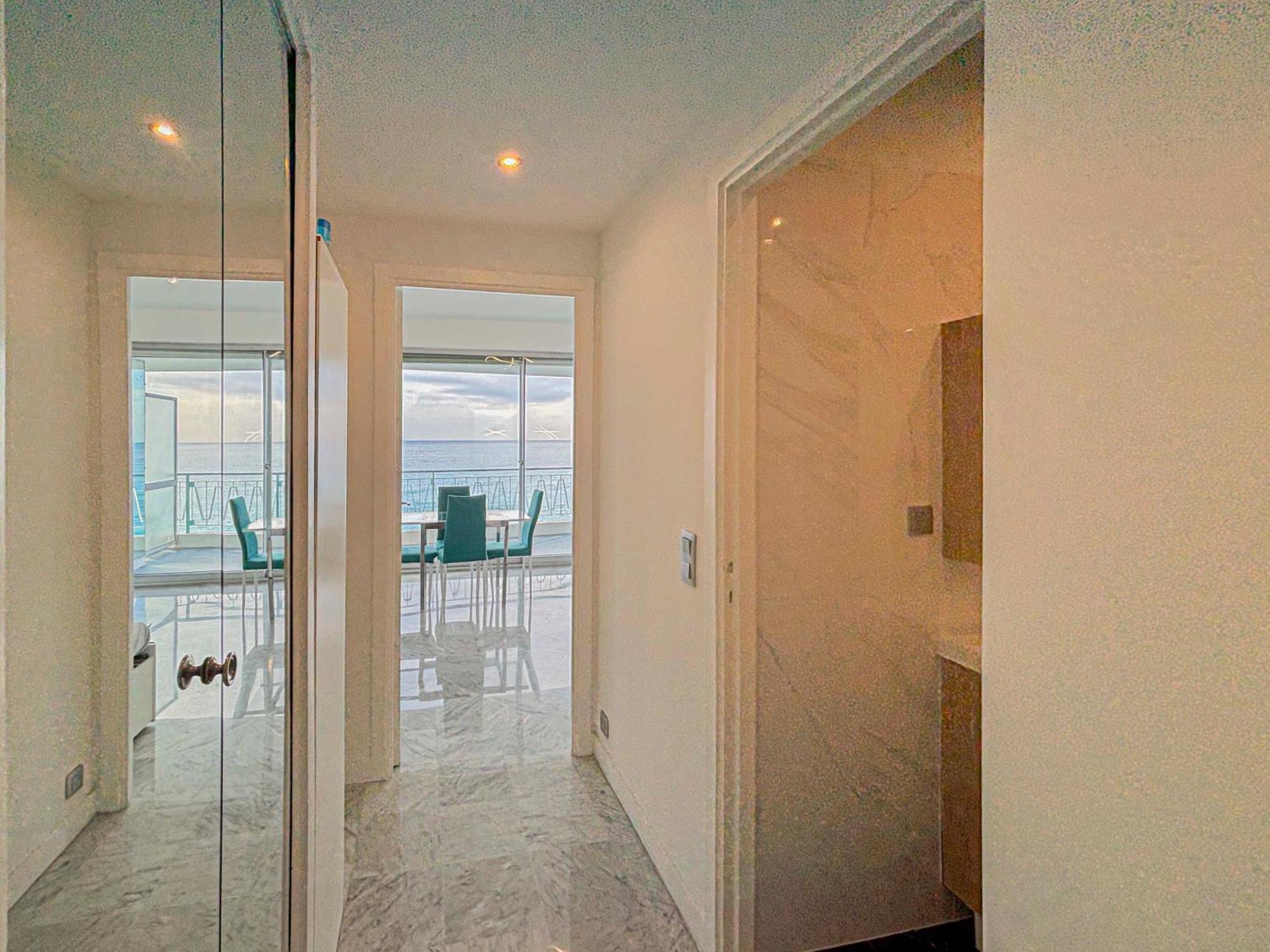 Promenade Des - Vue Mer, Ac, 2pers Apartment *
