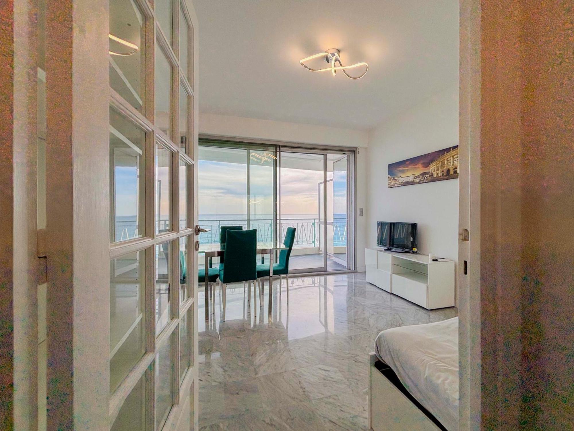 Promenade Des - Vue Mer, Ac, 2pers Apartment