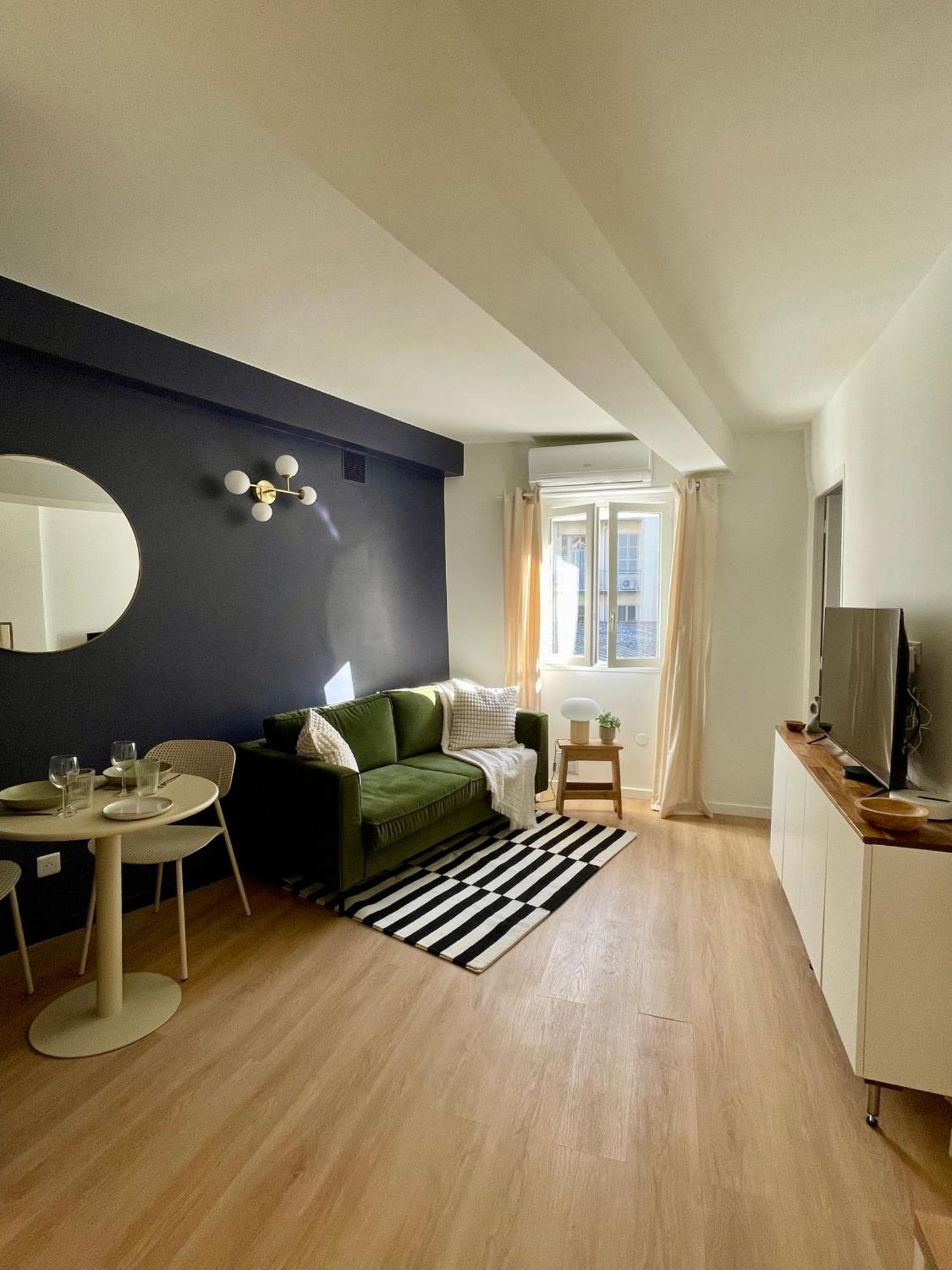 Cosy 1 Bedroom Place Massena Nice