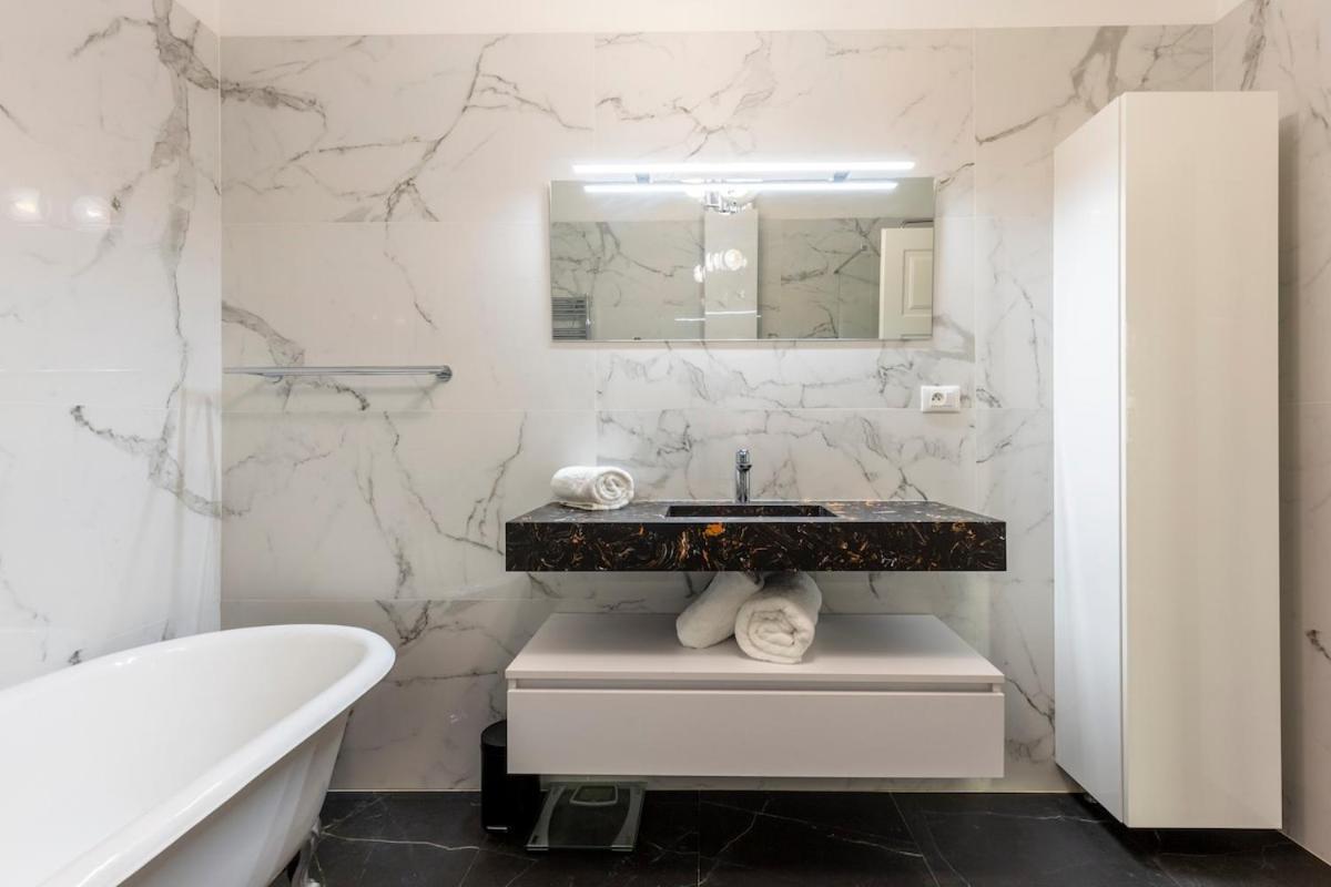Carré D'or, Superbe Sur Jardin, élégant Et Ensoleillé Appartement