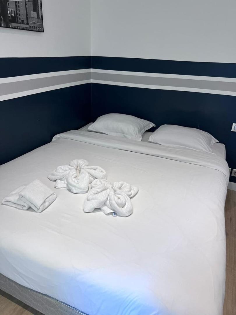 Le Bijou De Valrose - 4 Bedroom With Pool Apartment