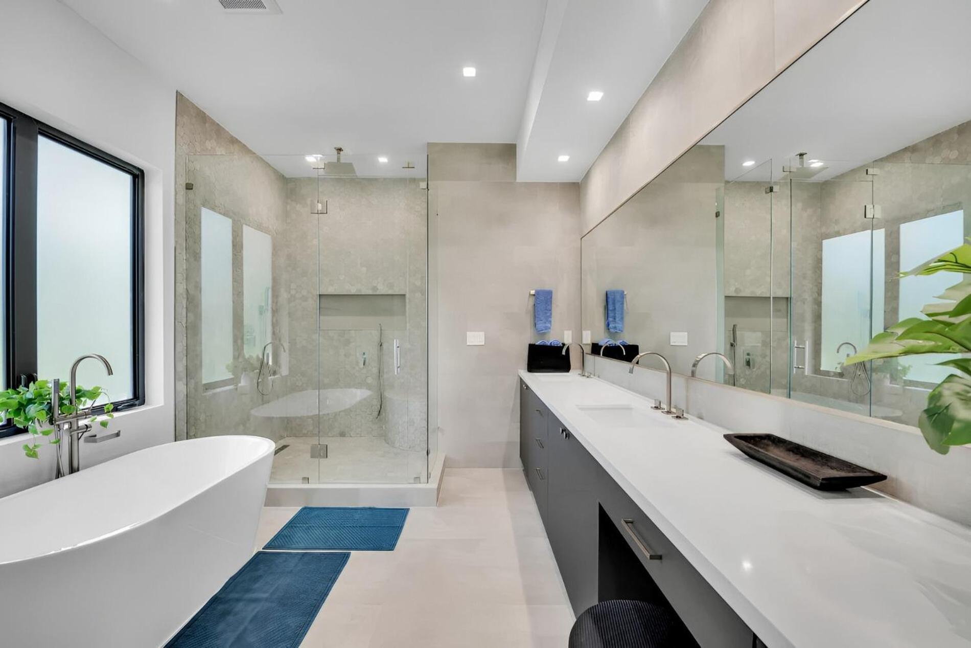 Luxury - - With Pool * Nice