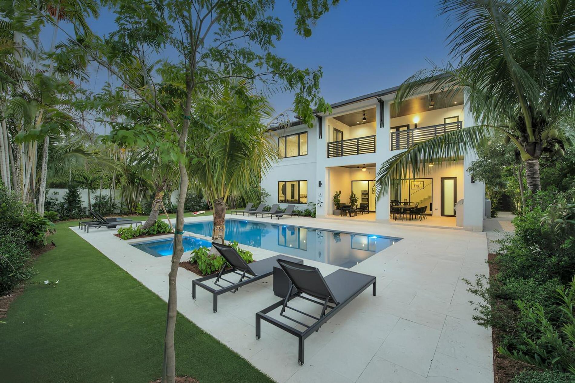 Luxury - - With Pool *
