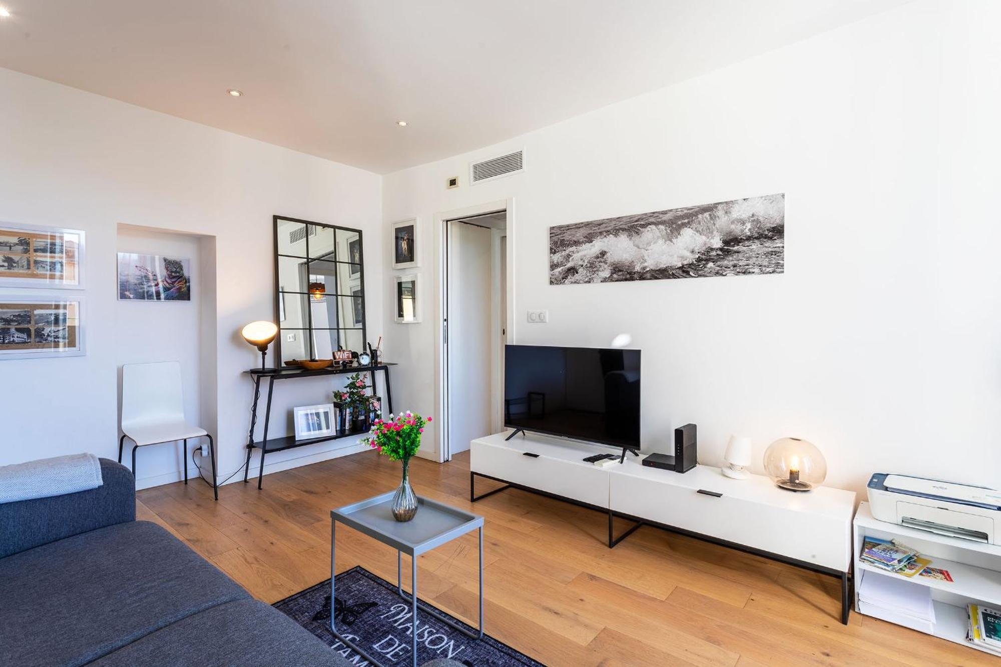 Apartment Garibaldi Ap4447 By Riviera Homes *