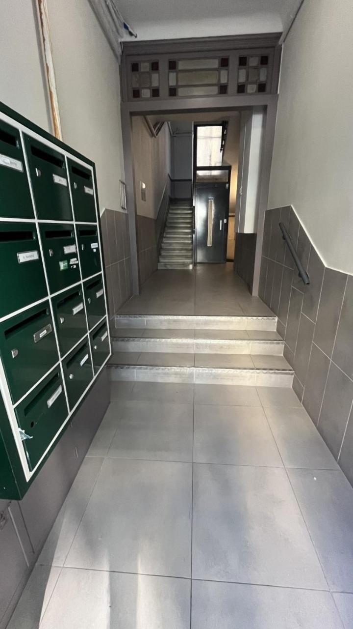 Apartment Centre De *