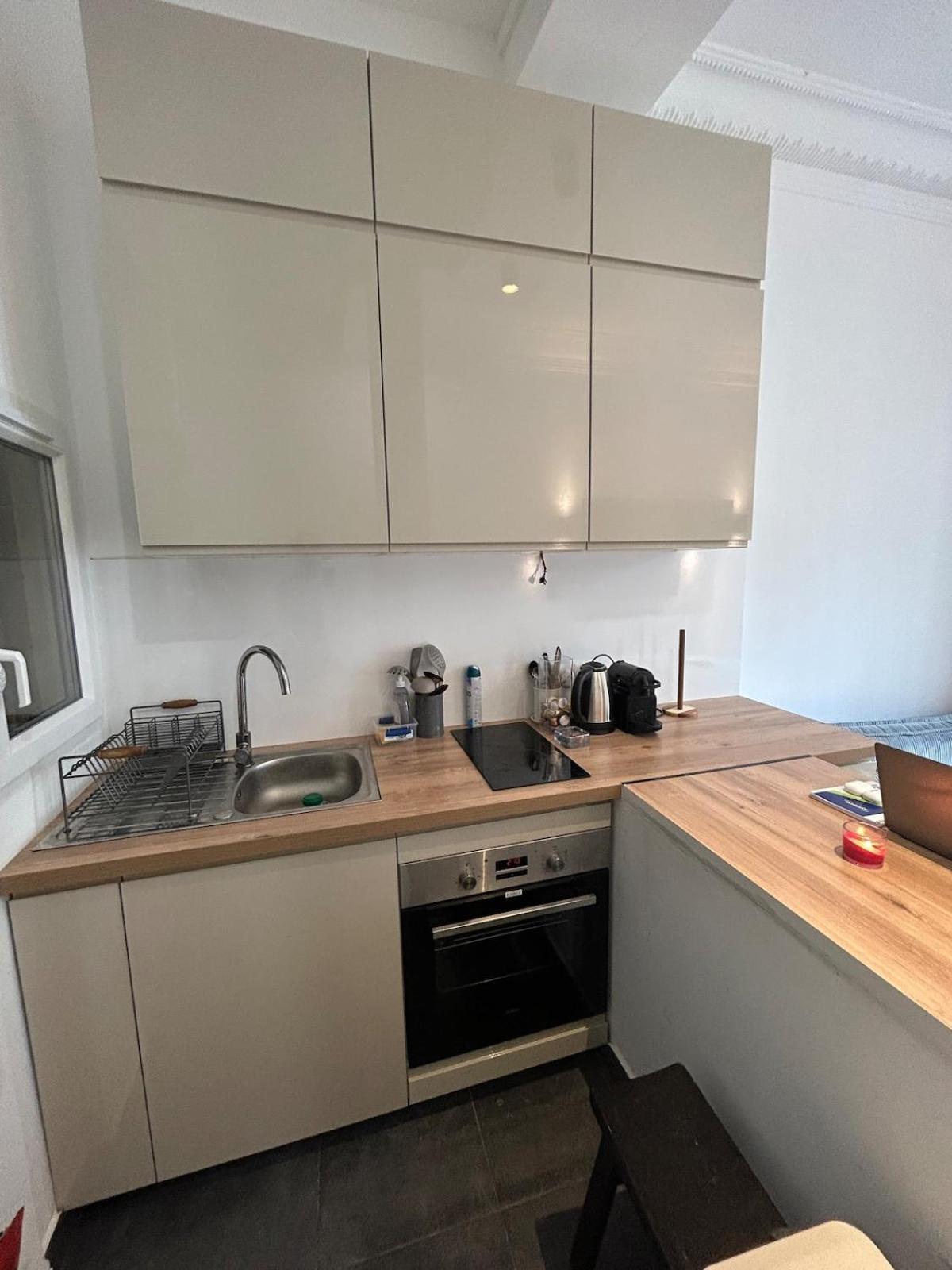 Chic Flat Near The Apartment