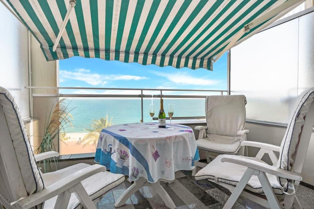 Appartement La Prom - A Two Bedroom With A Sea View *