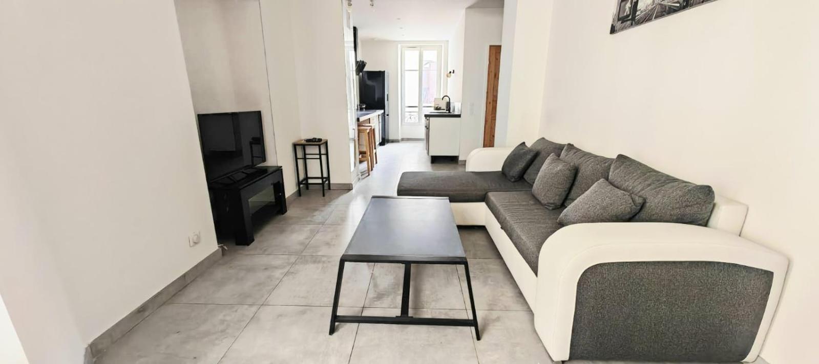 Au Coeur De La Apartment