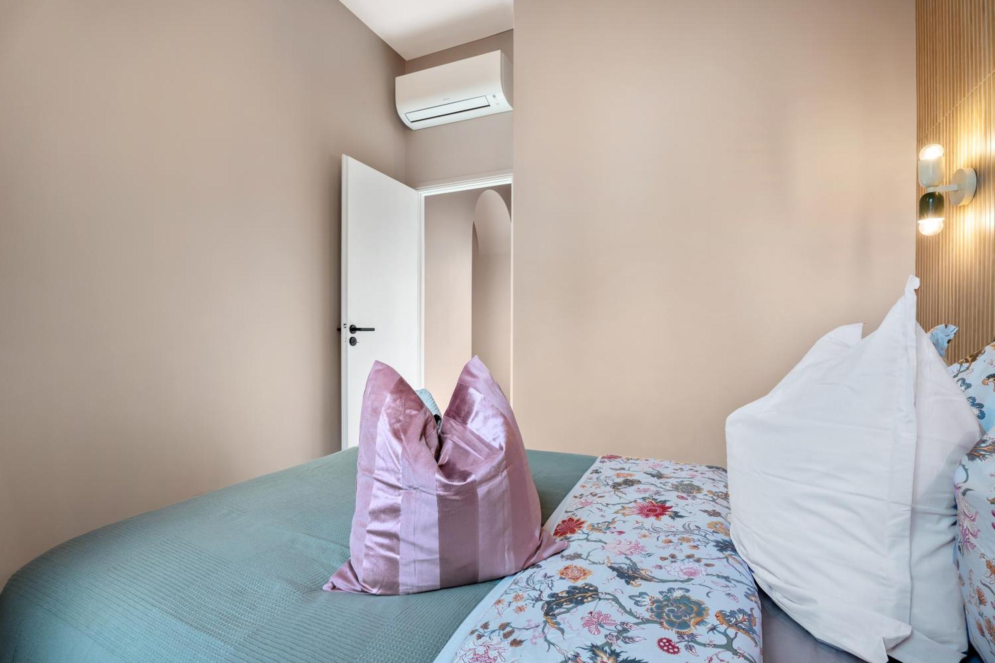 Apartment Renting - 8bonaparte - Architect Loft Luxury 4 Bedrooms View Place Du Pin Nice