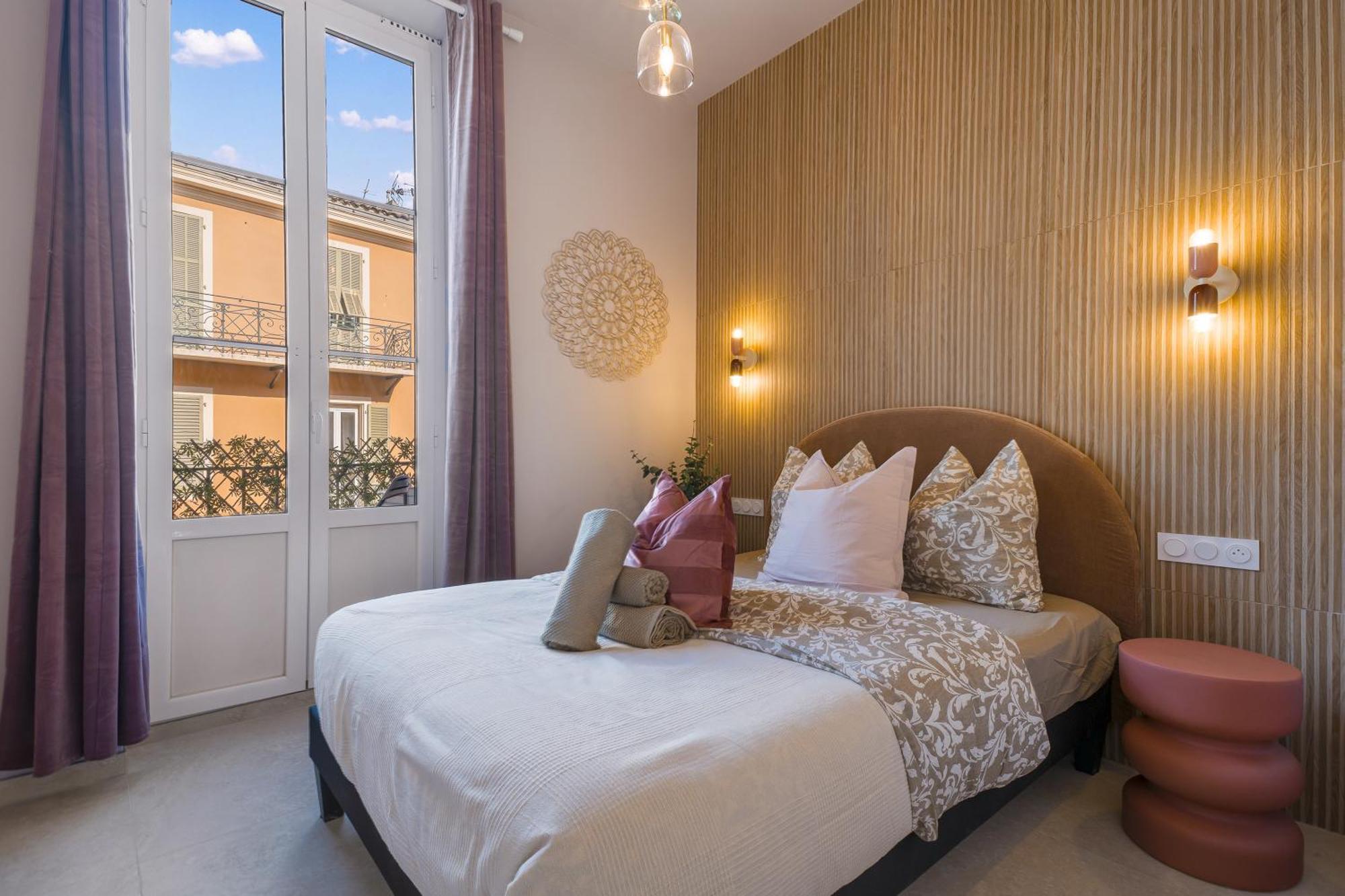 Apartment Renting - 8bonaparte - Architect Loft Luxury 4 Bedrooms View Place Du Pin