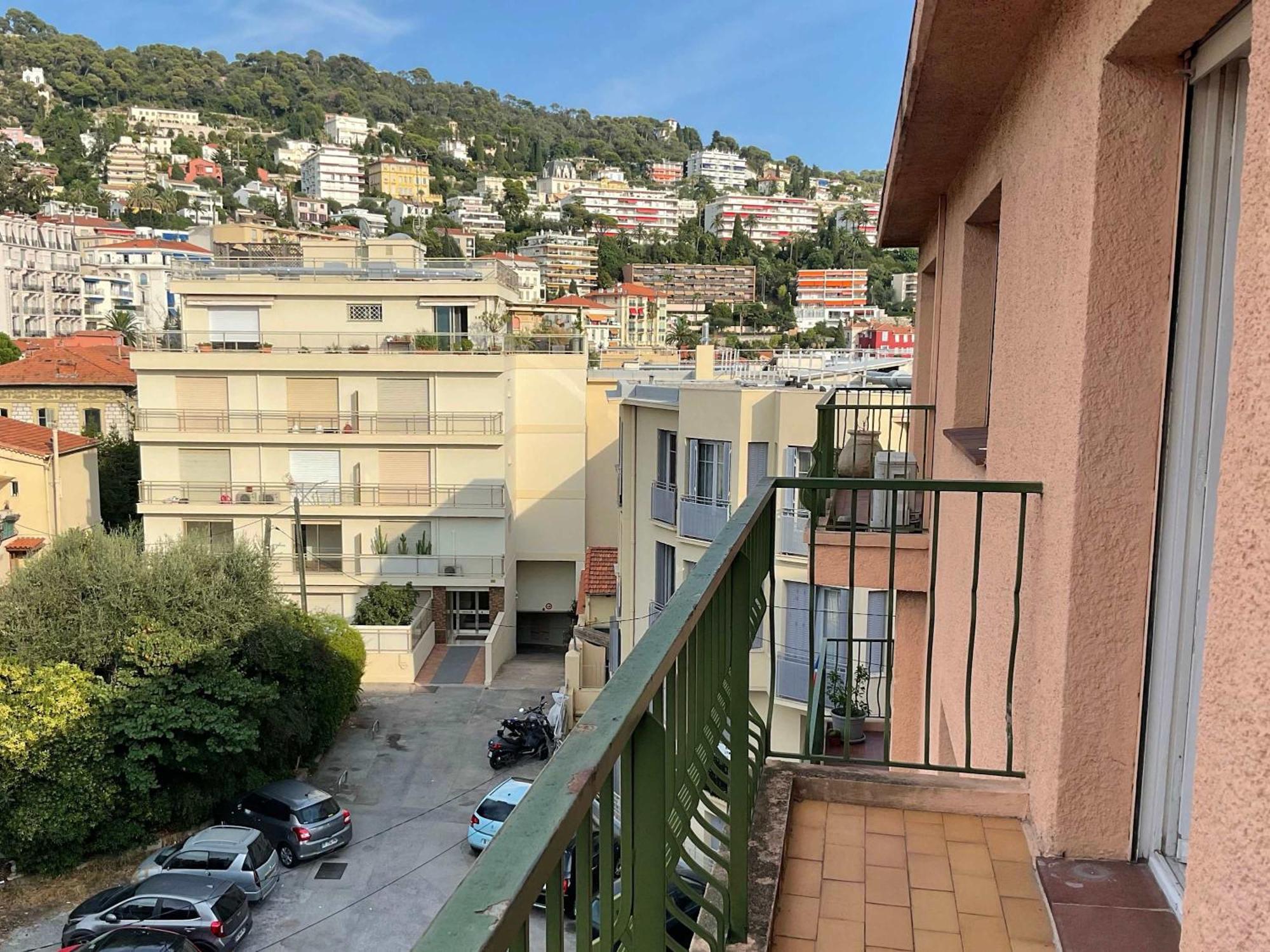 Lympia - One Bedroom Near The Port Apartment