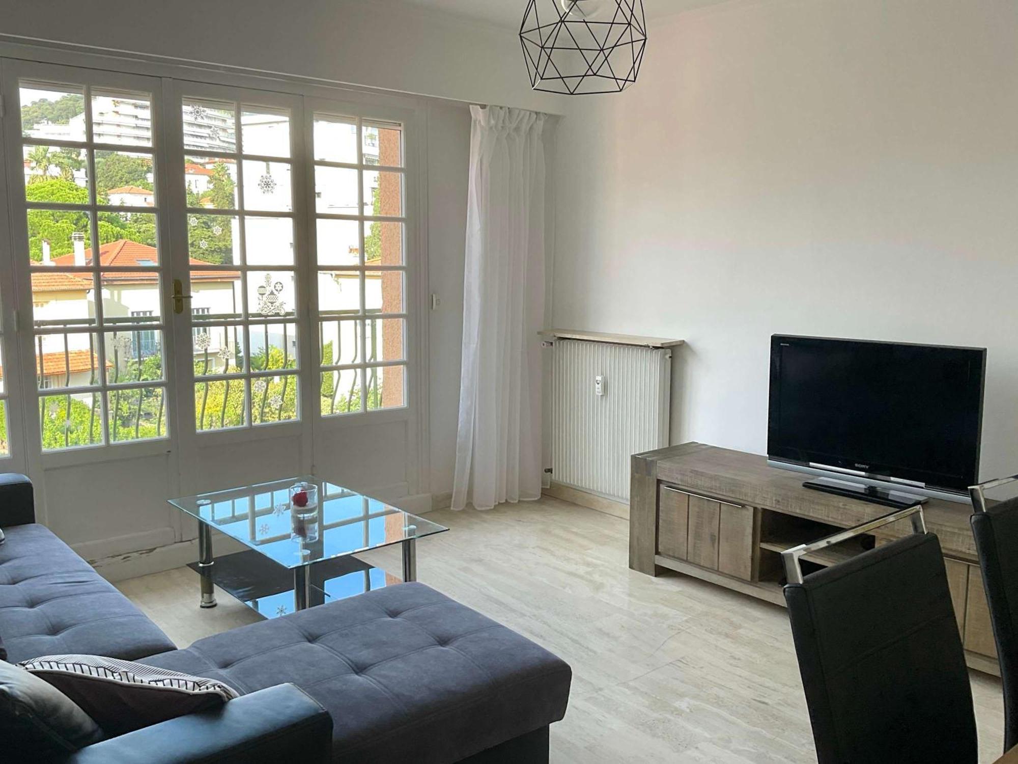 Apartment Lympia - One Bedroom Near The Port Nice
