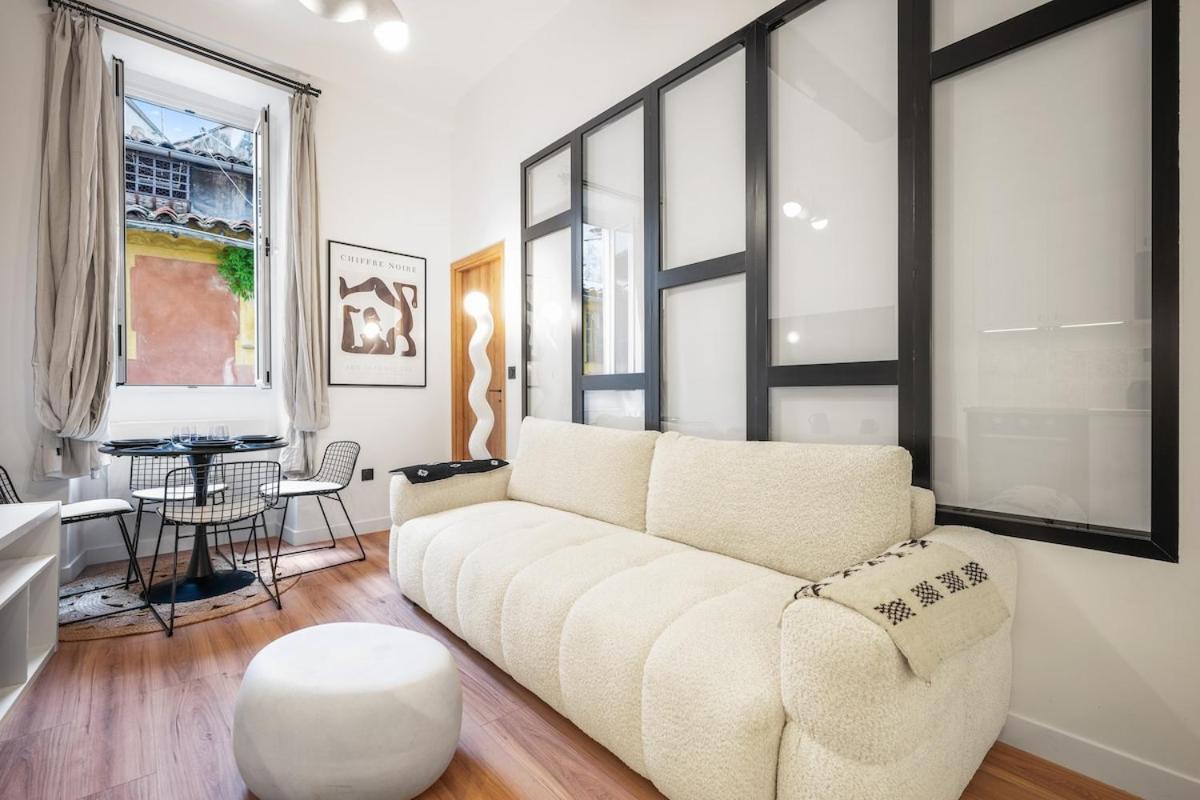Beautiful Apartment, Old Nice