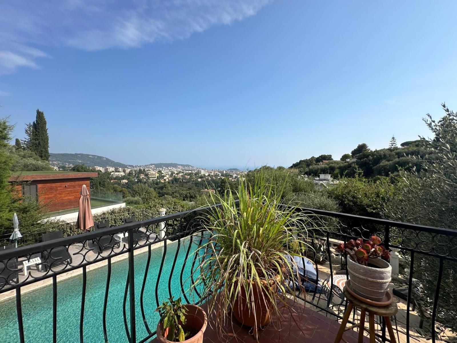 Orfee Elegance Et Tranquillite Sur Les Hauteurs De Nice