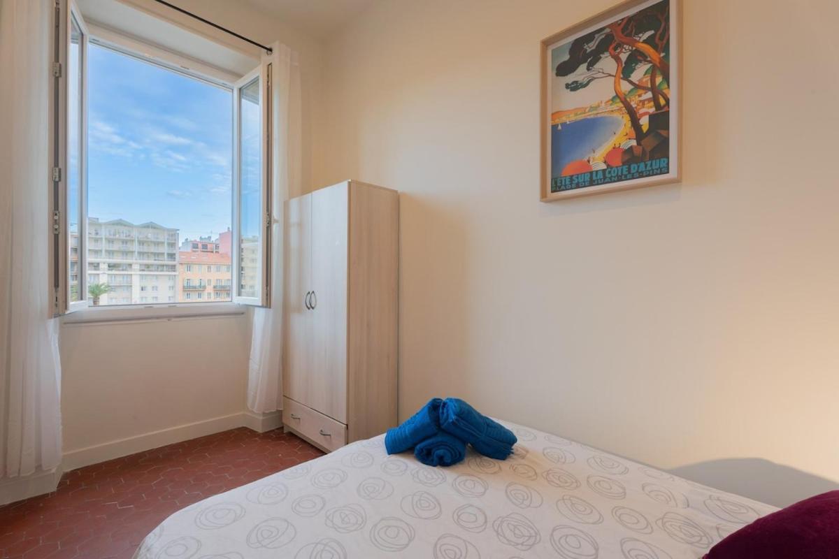 - Beautiful Bright - 10 Min Apartment *
