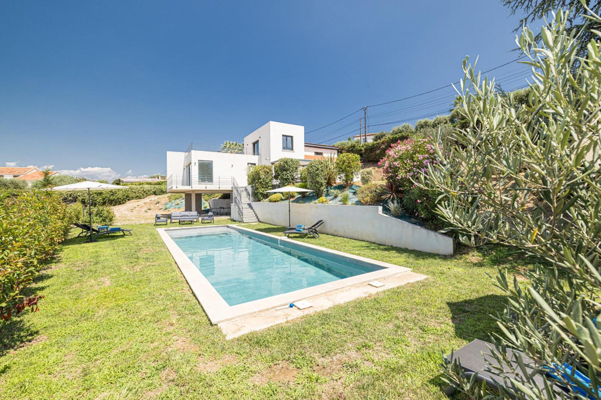 Holiday home Cremat - Contemporaine - Piscine - Climatisation