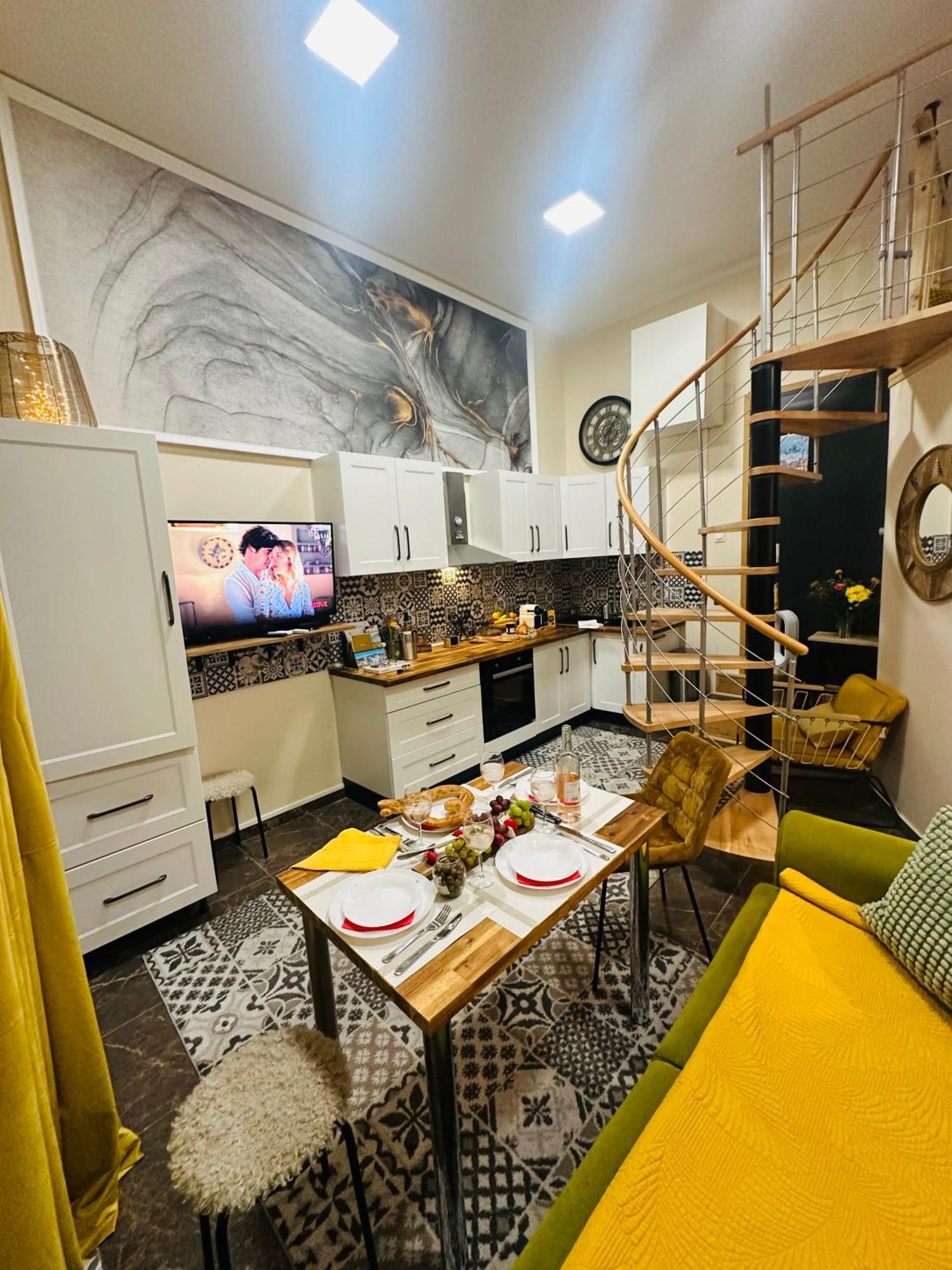 Apartment Amber - Highlights And Nice