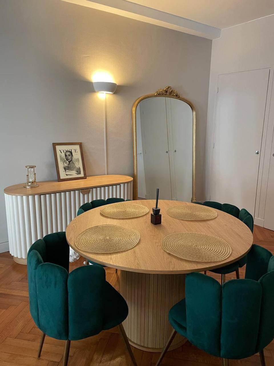 Guest house Cozy Flat In *