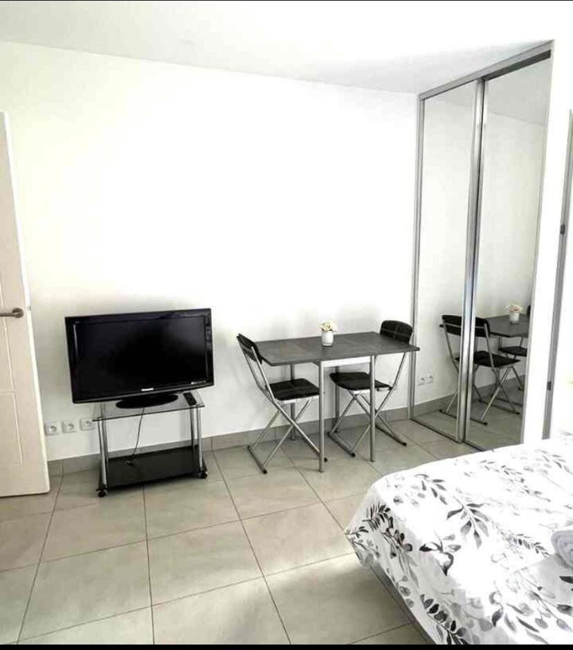 Charming Flat With Sunny Balcony Port De