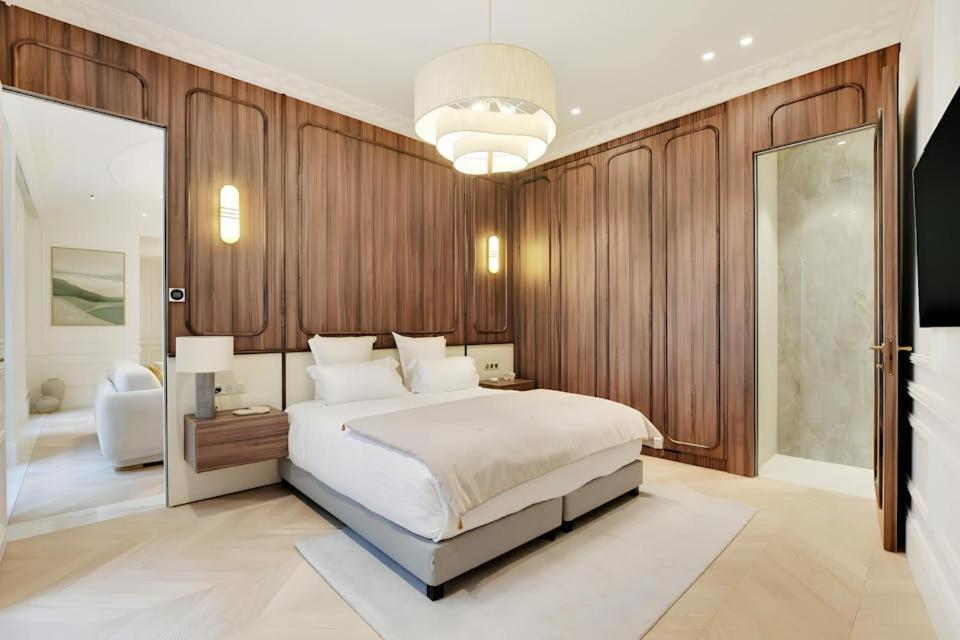 Quiet And Central Apartment *