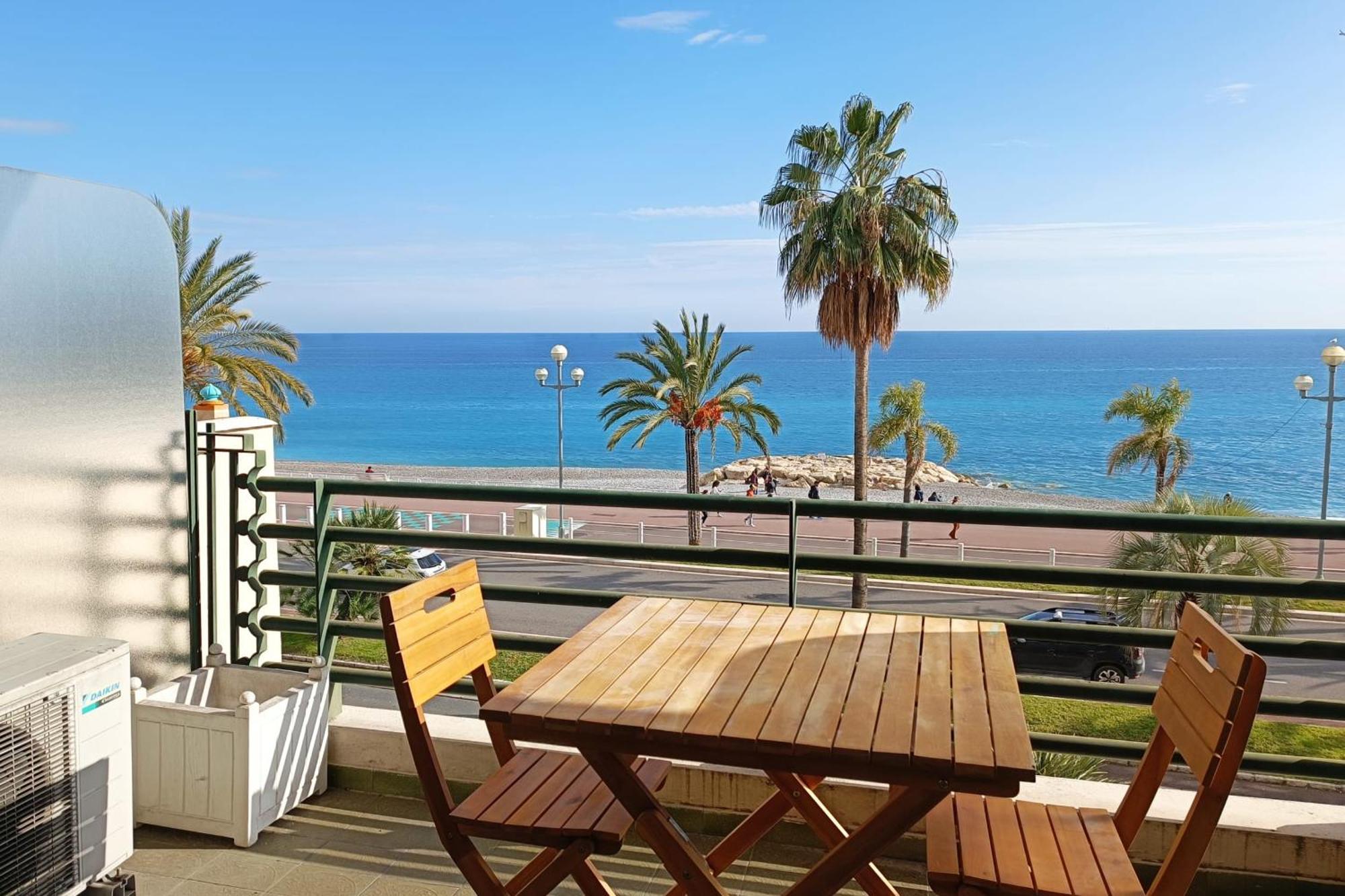 Apartment Charming T1 With Terrace And Sea View