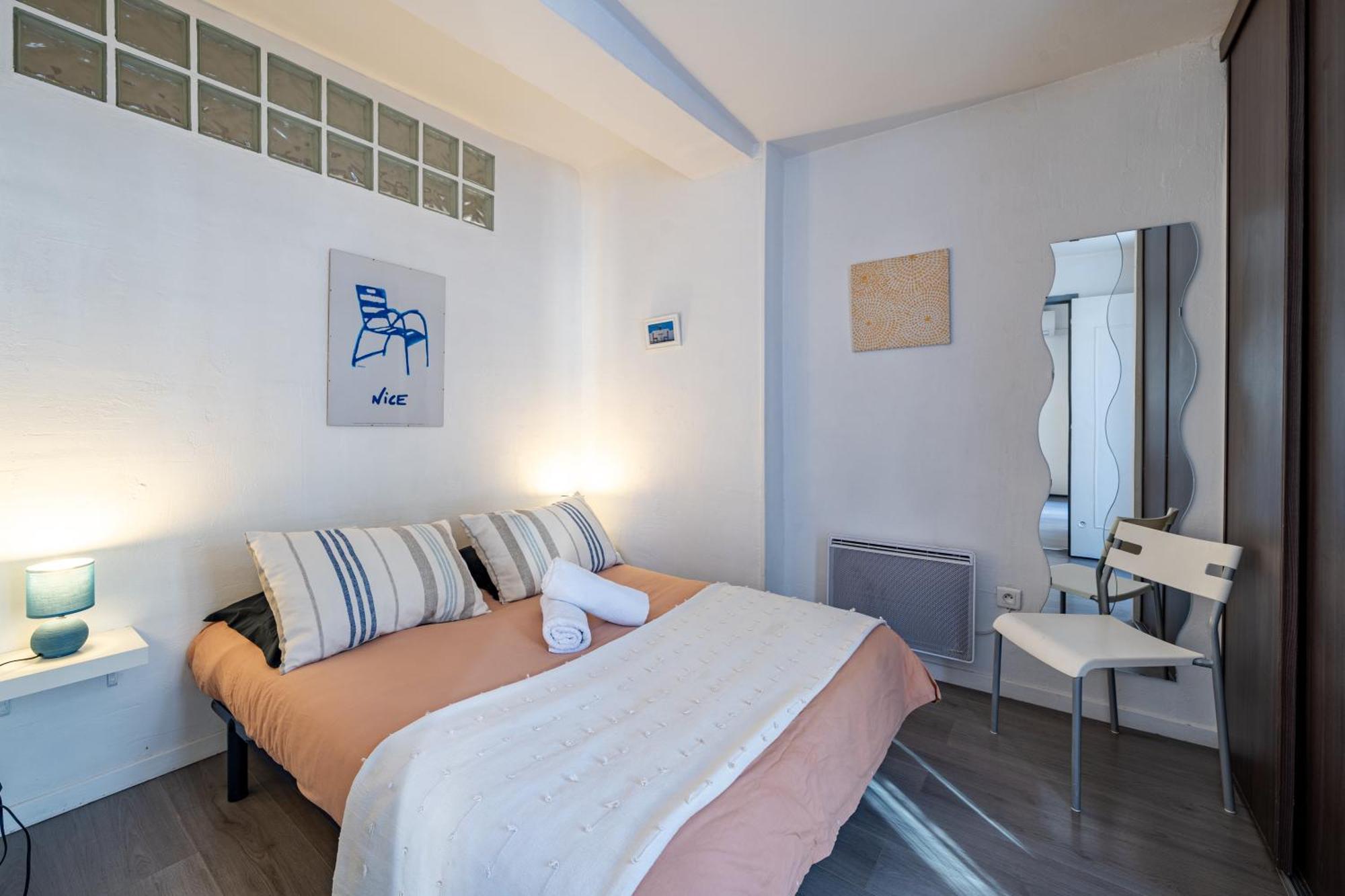 Vieux-nice 2p Climatise Balcon * Nice