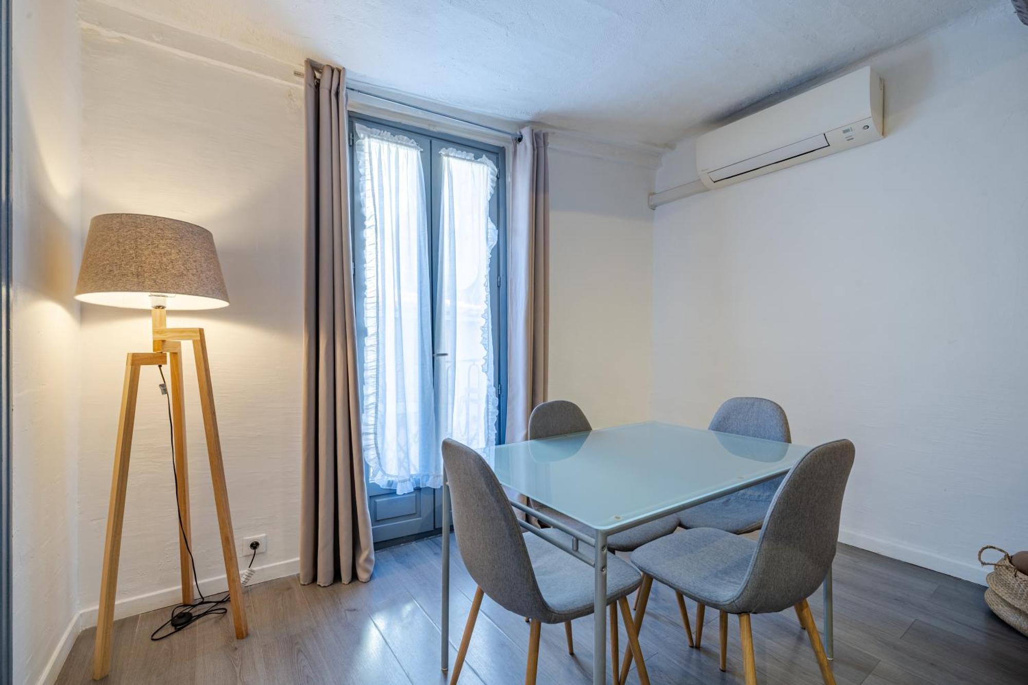 Vieux-nice 2p Climatise Balcon * Nice