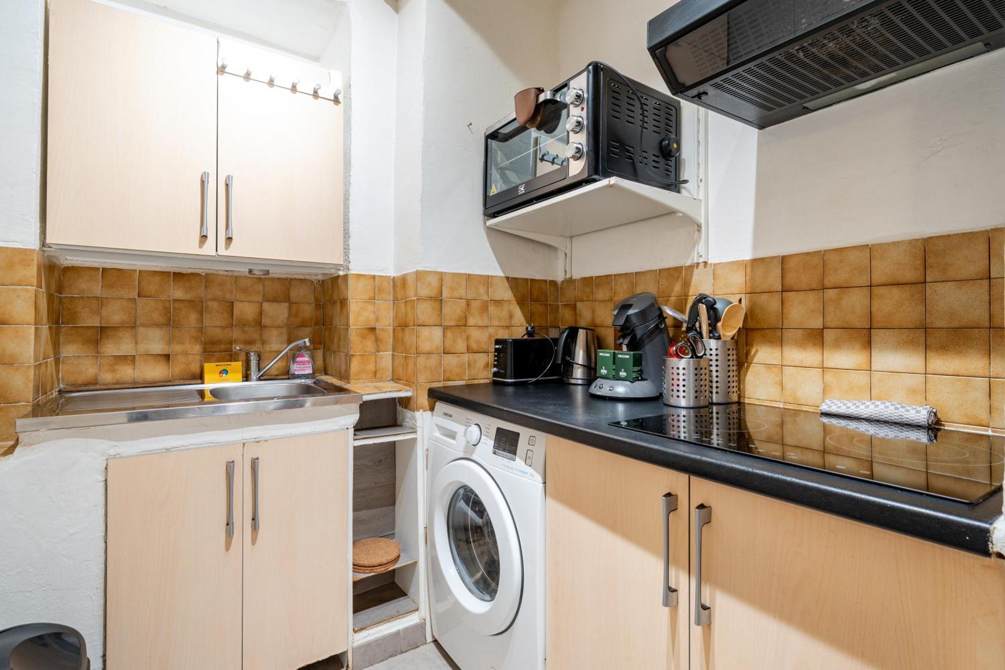 Apartment Vieux-nice 2p Climatise Balcon *