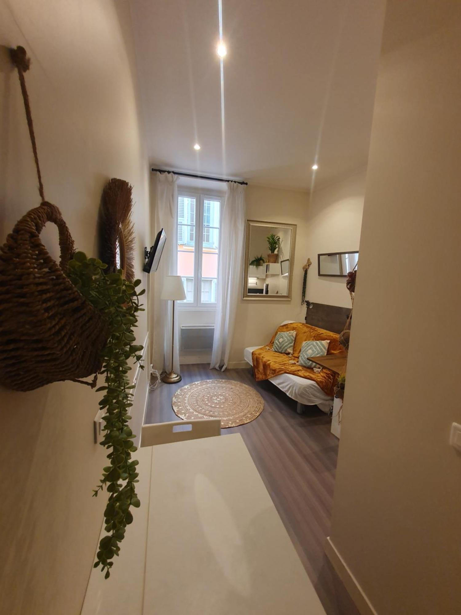 Apartment Au Coeur Du Vieux Nice