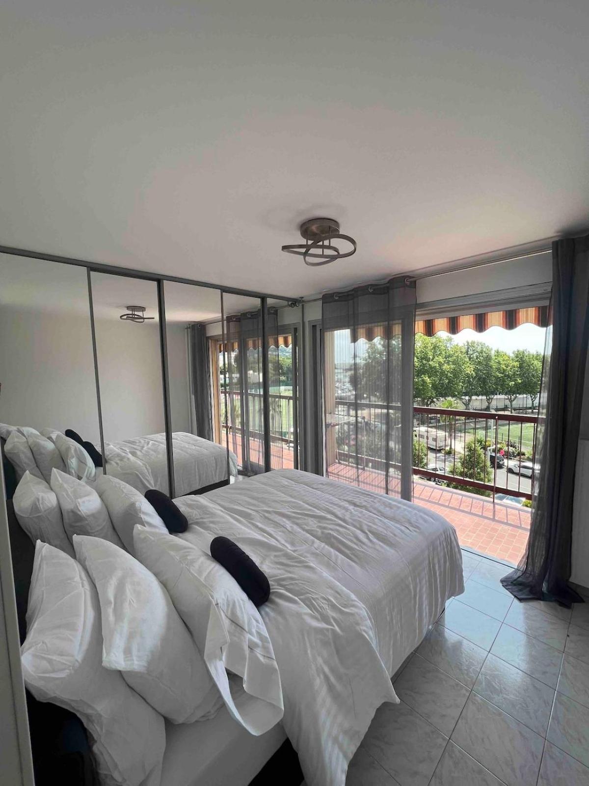 Pour 6 Personnes Proche De L'aeroport Apartment Nice