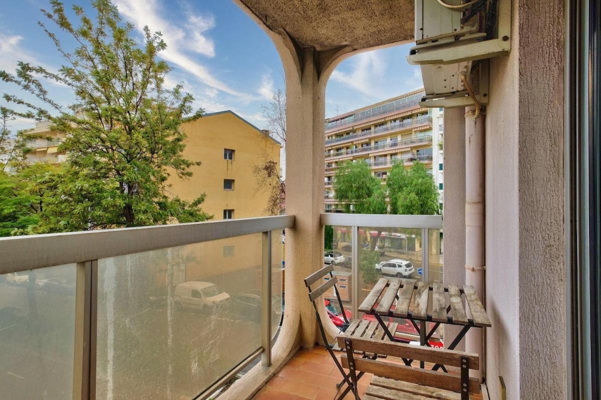 Flat With Balcony 15min From Promenade Des