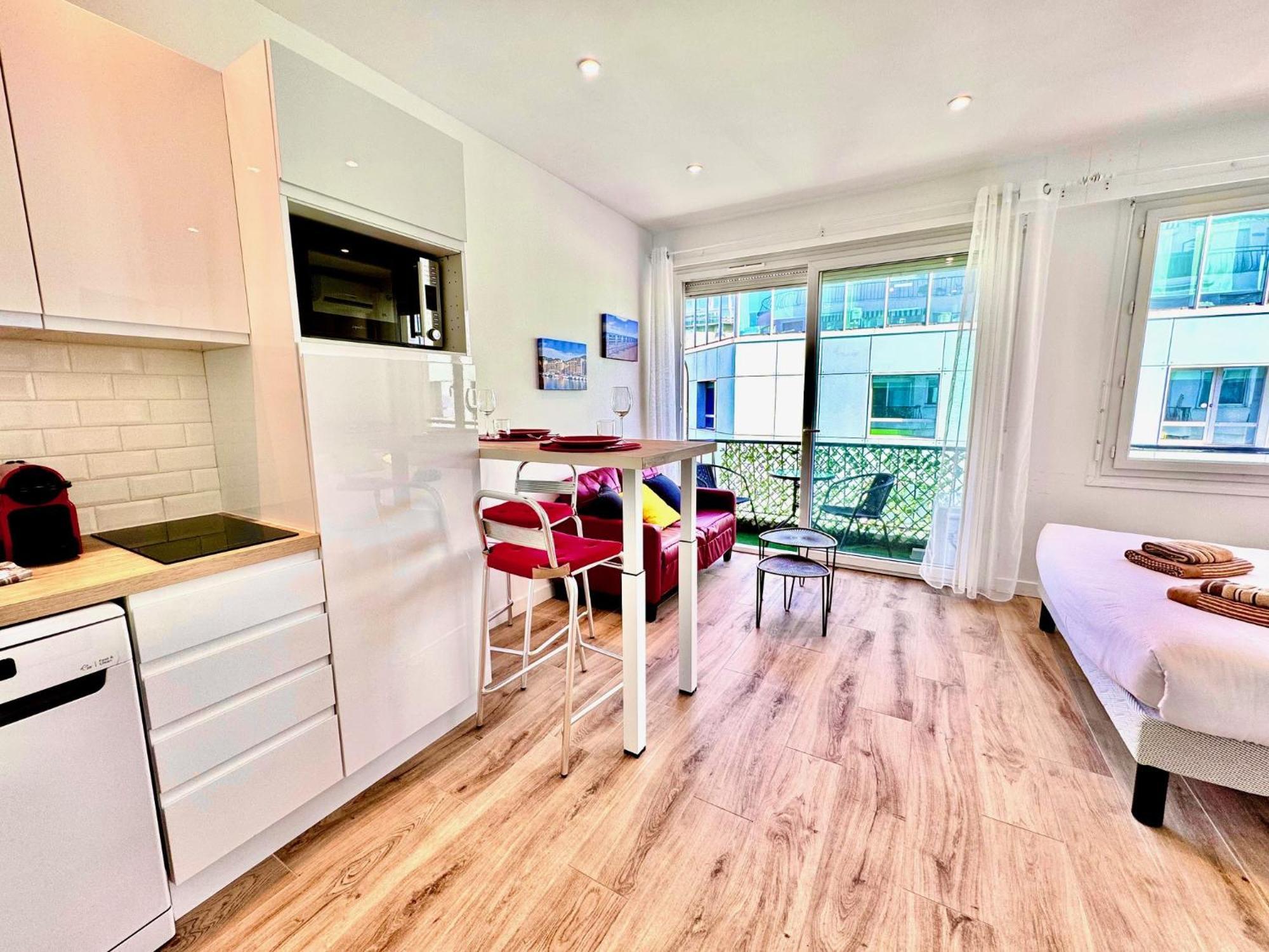 #19staywiz Us - Lenval - Balcon Lenval Sea View With Ac Promenade Des Apartment Nice