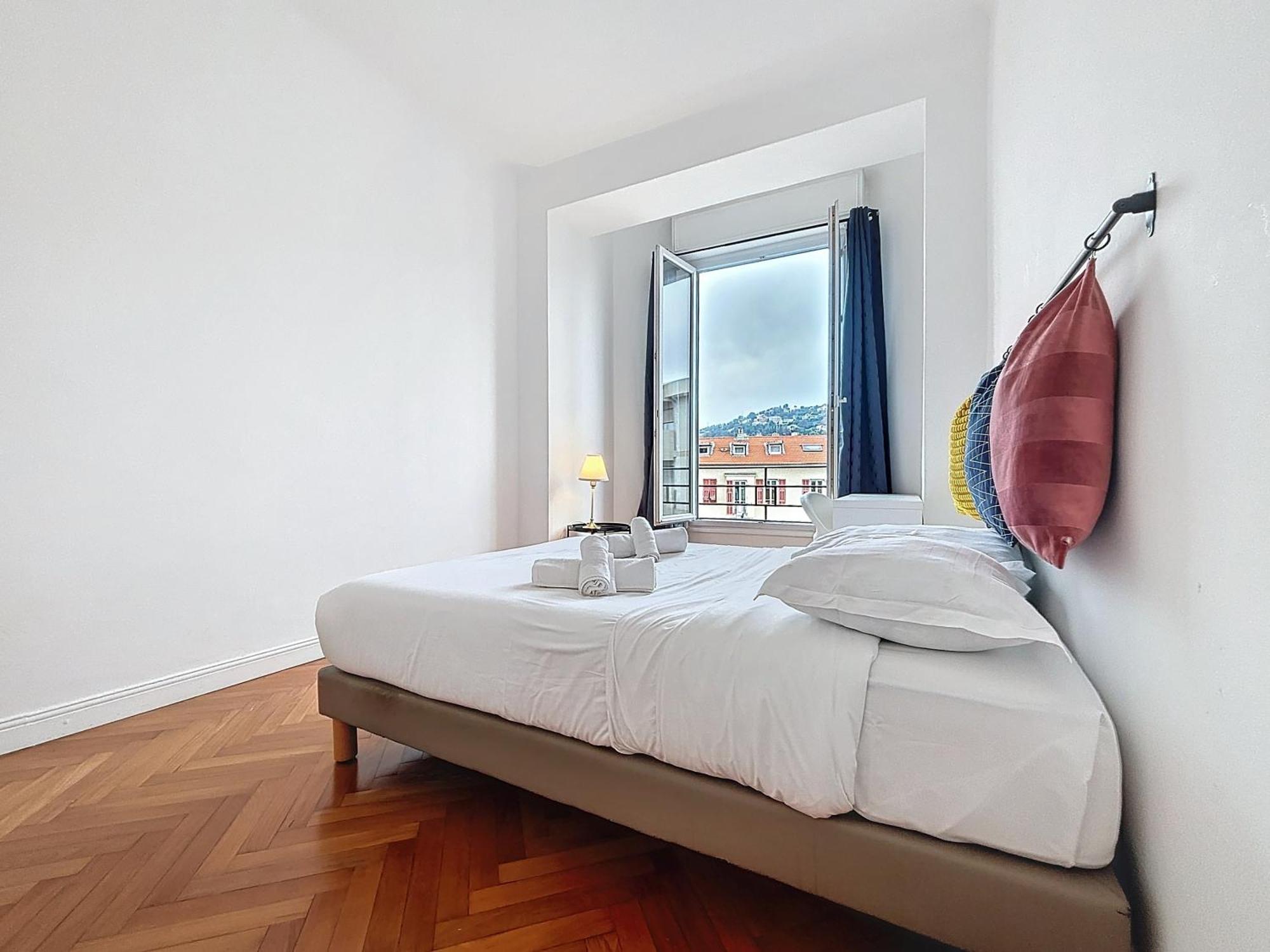 Carlone 8 Pers, Clim, Proche Mer, Transports Appartement