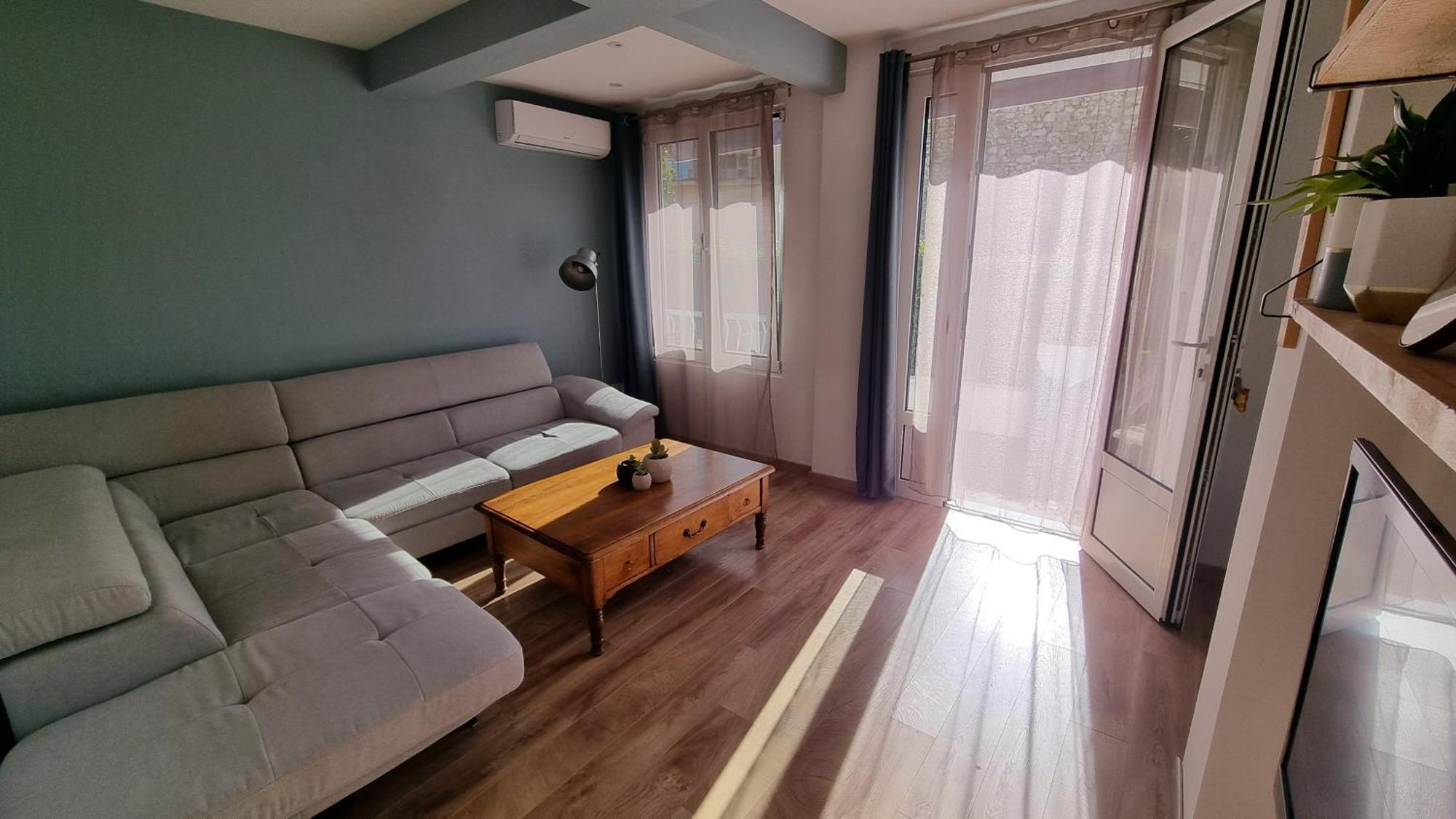 Apartment T3 Au Calme A Deux Pas De La *