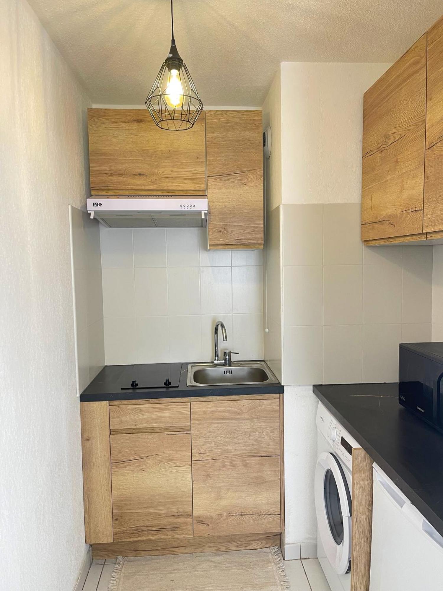Apartment Studio, Climatisation, Terrasse, Parking, 1 Min Tramway