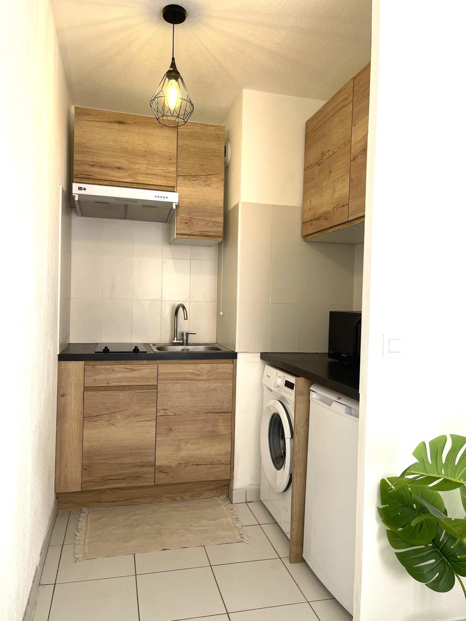 Apartment Studio, Climatisation, Terrasse, Parking, 1 Min Tramway Nice
