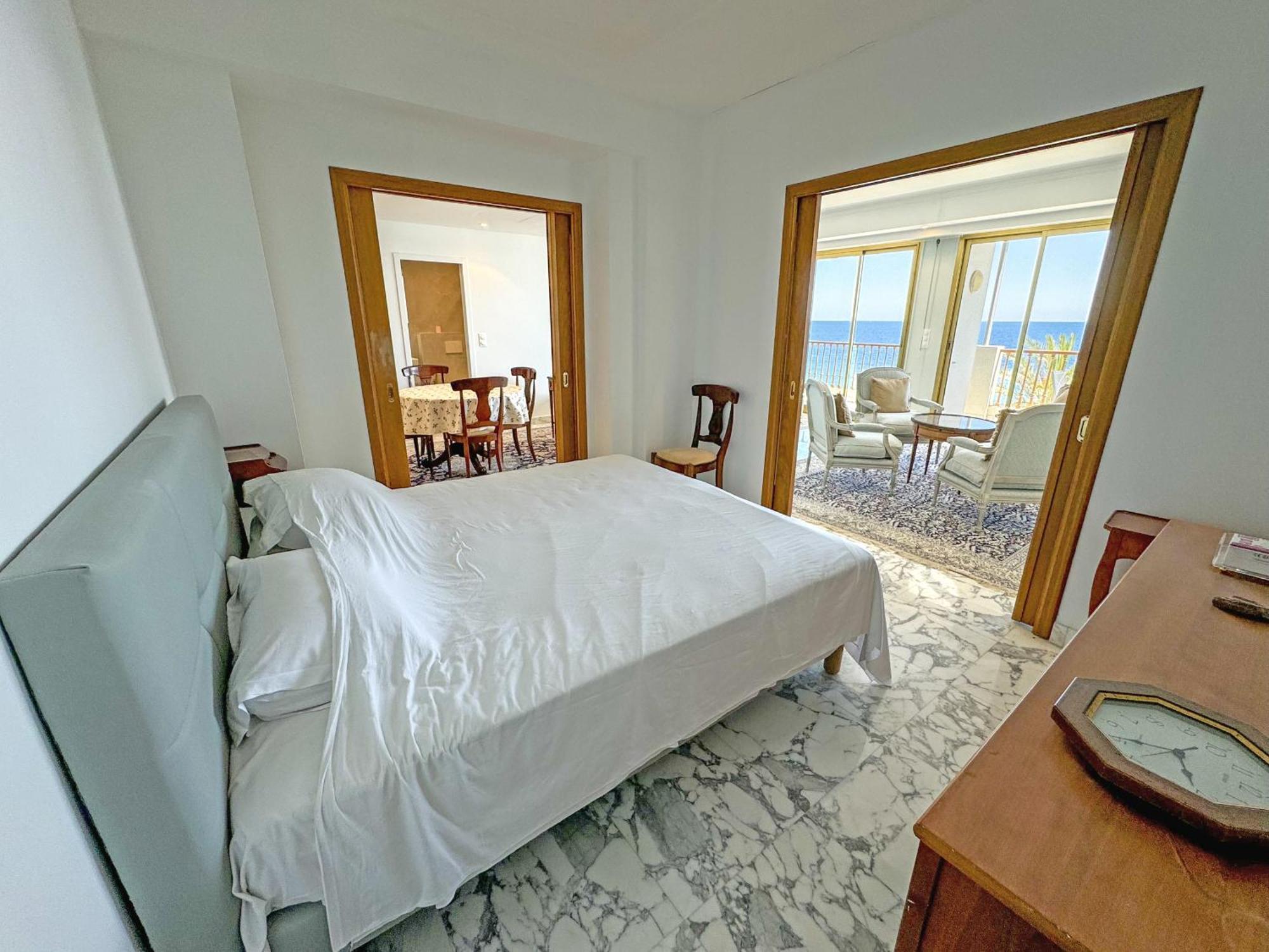 Panoramic Sea View Promenade Apartment Nice