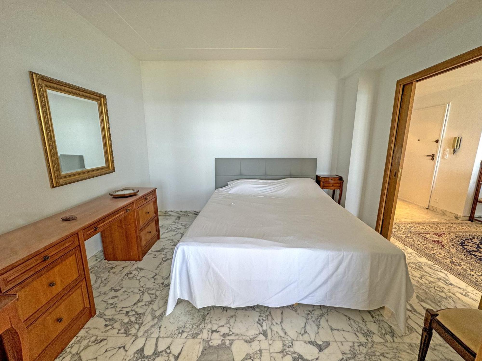 Panoramic Sea View Promenade