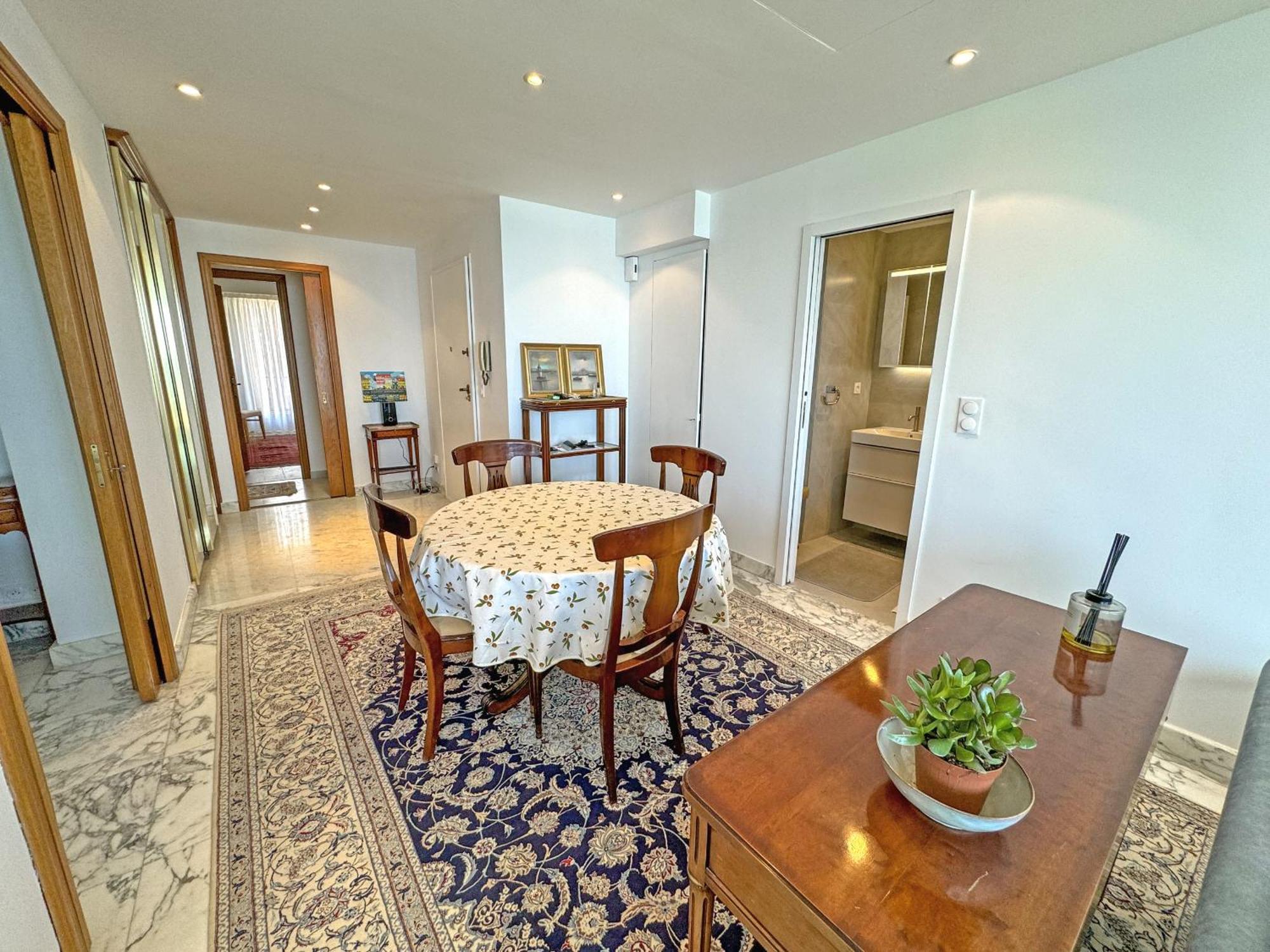 Panoramic Sea View Promenade Apartment Nice