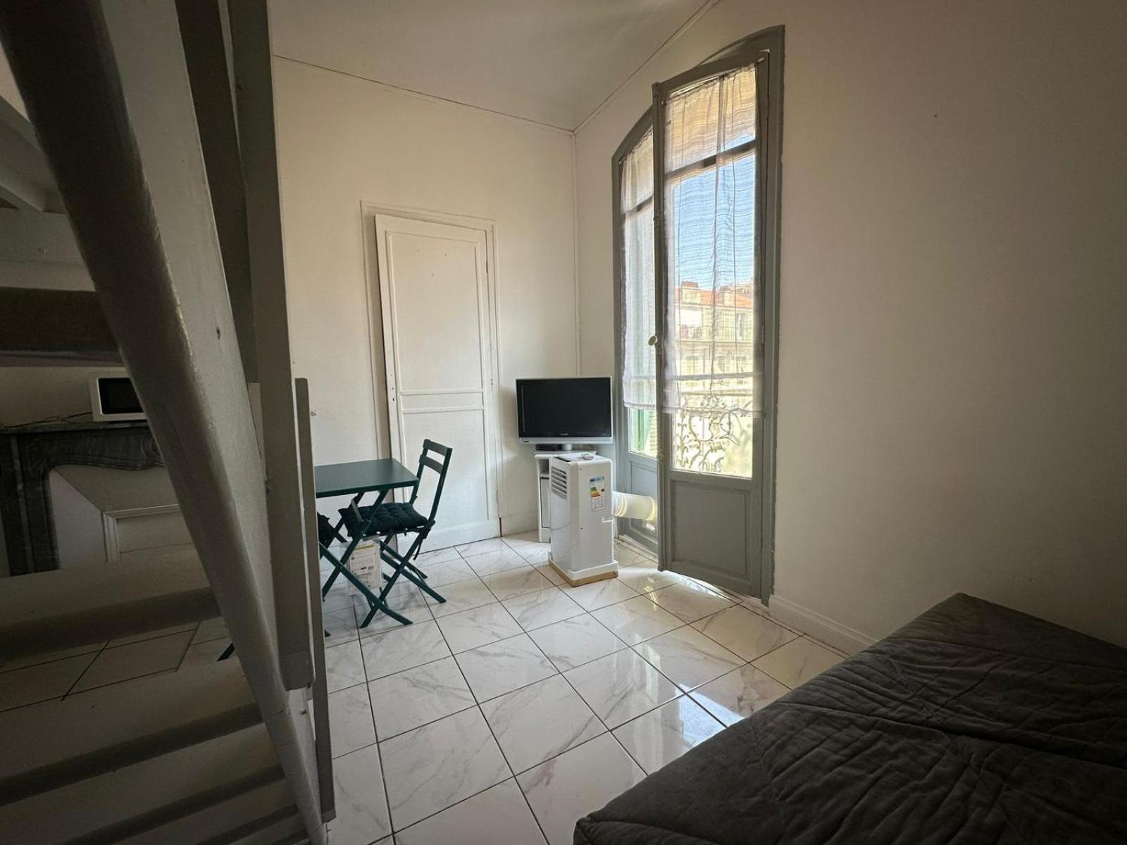 Les Balconnets Centre Aparthotel Nice