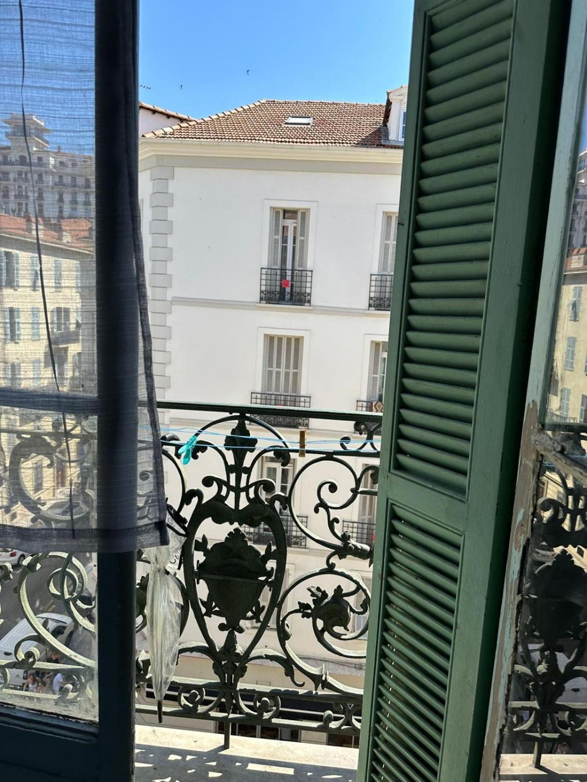 Les Balconnets Centre