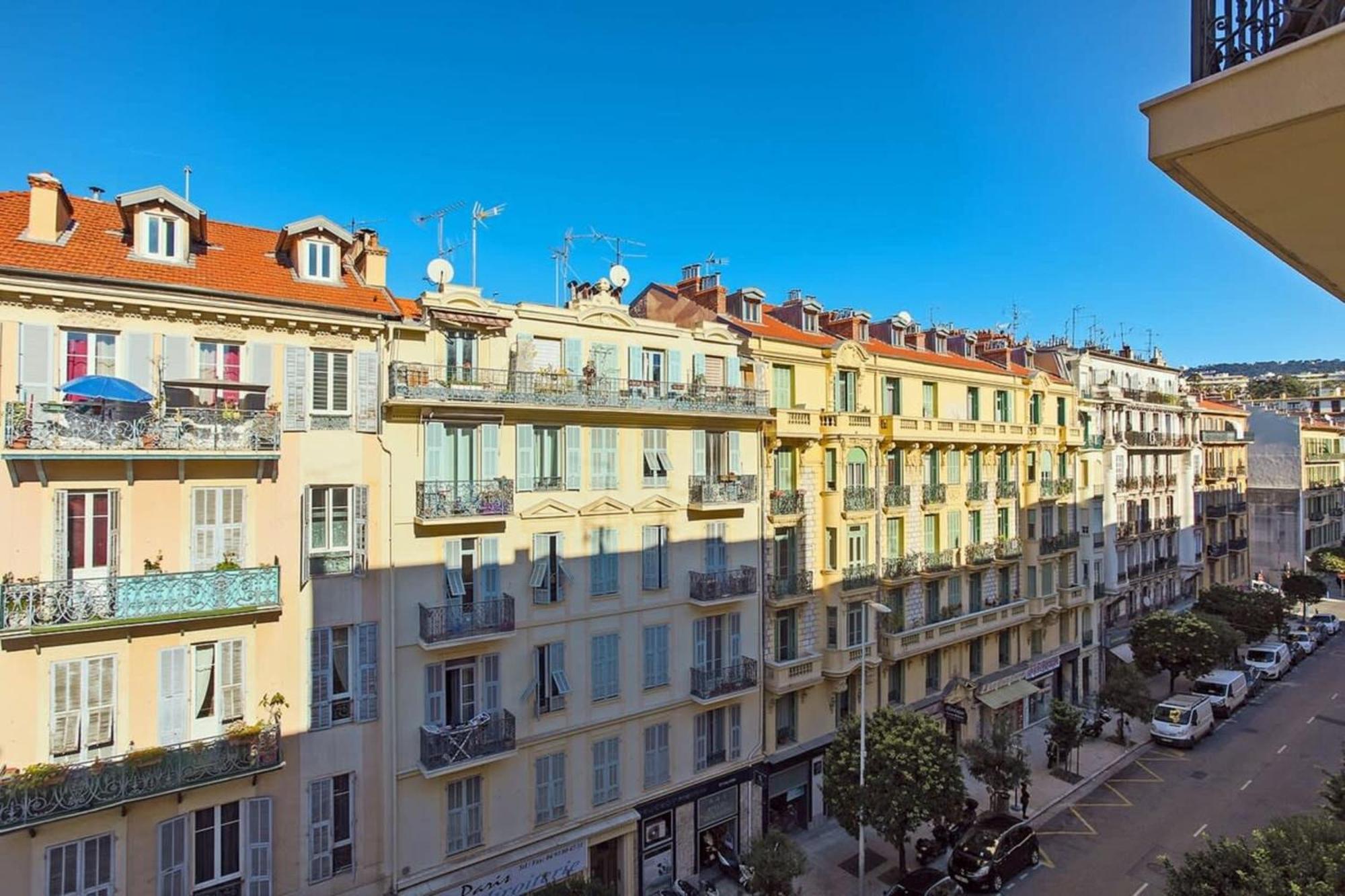 The Big Flat - Hypercentre - Car Park - Virtual Tour Apartment *