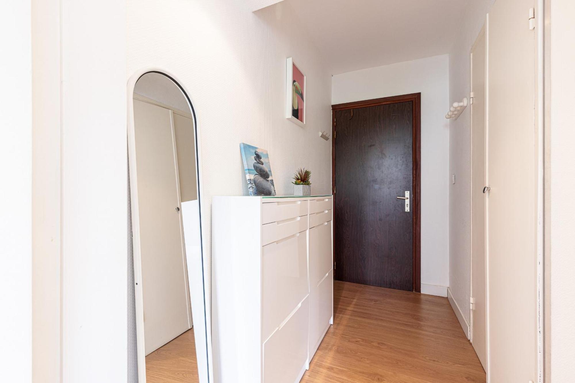 1 Bdr Apartment *