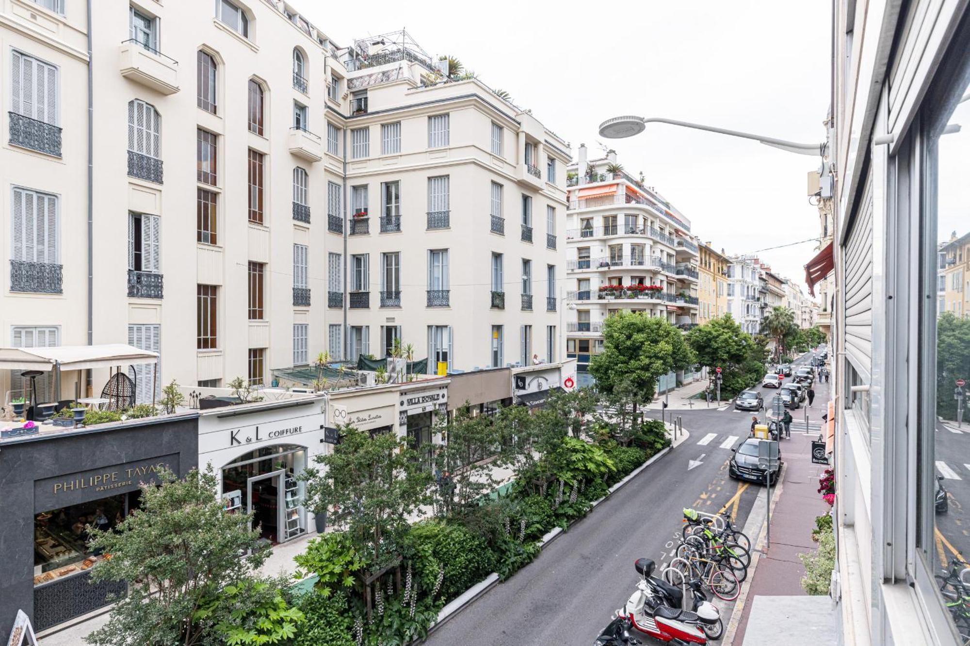 1 Bdr Apartment *