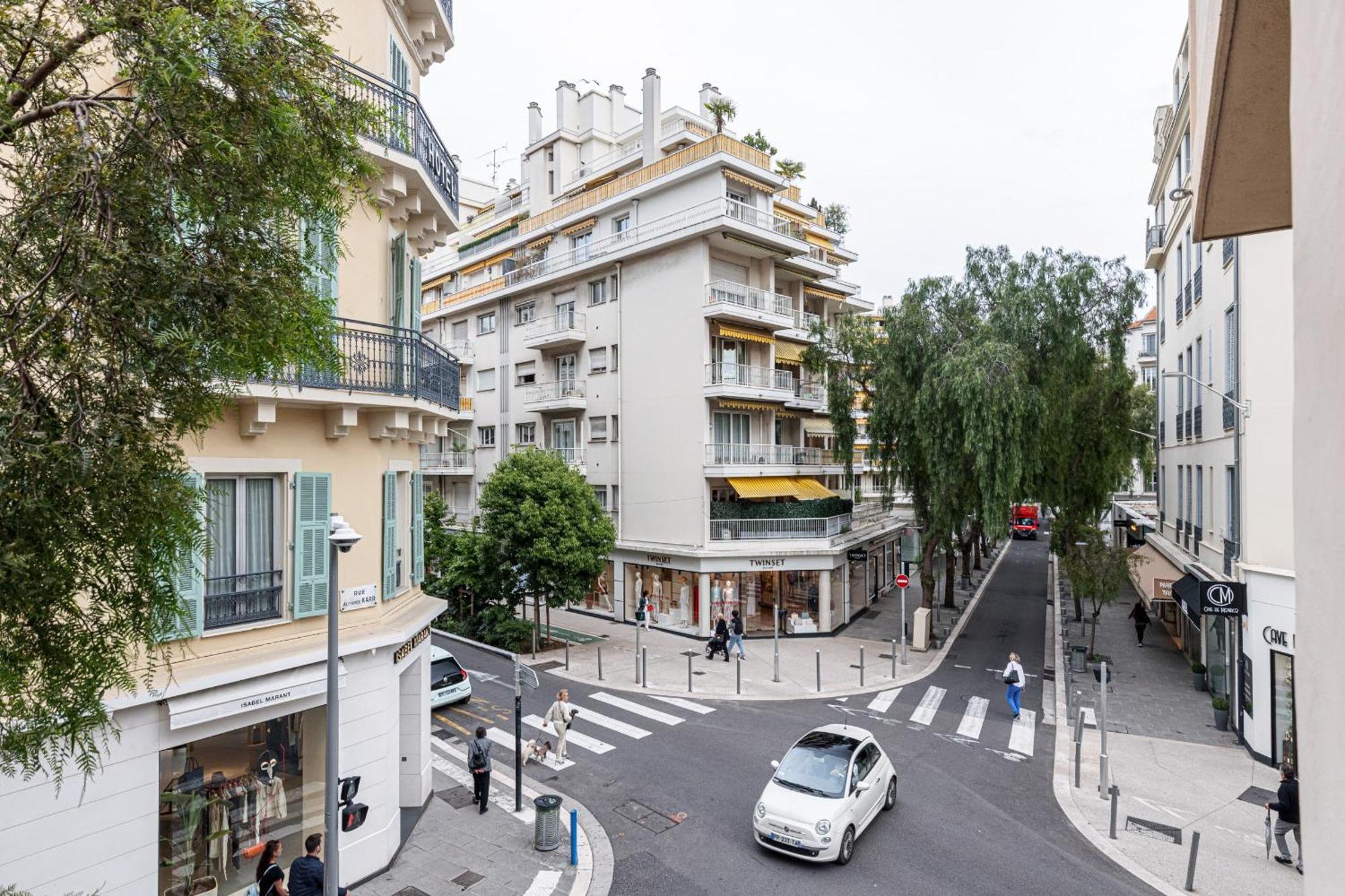 1 Bdr Apartment Nice