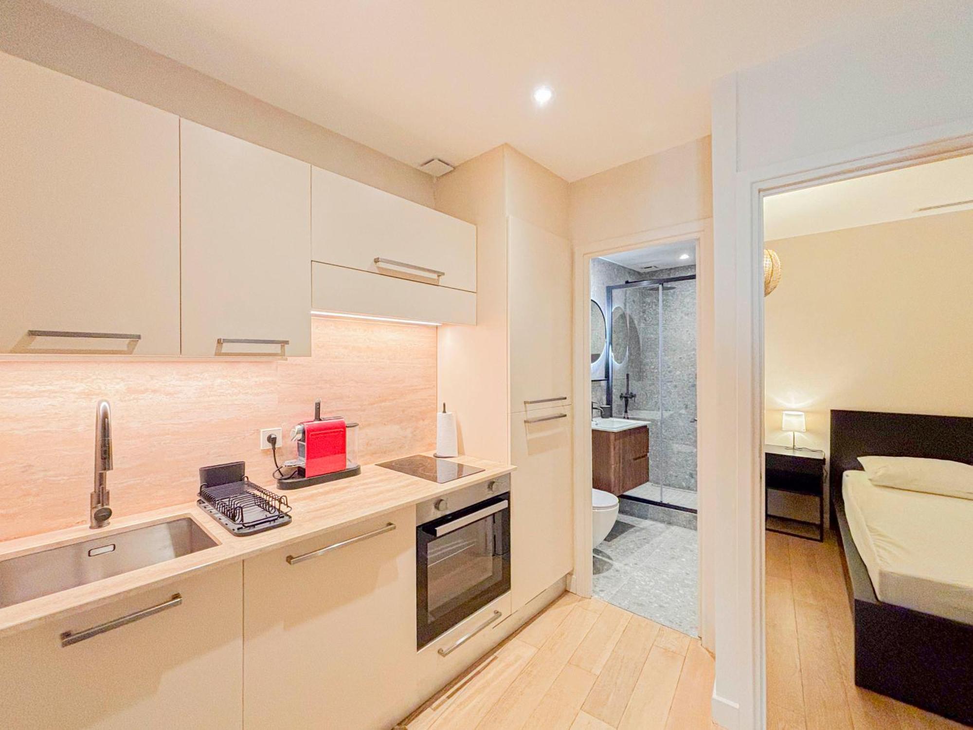 Petit Cocon Au Coeur Du Vieux-nice, Wifi, Ac, 2pers Nice