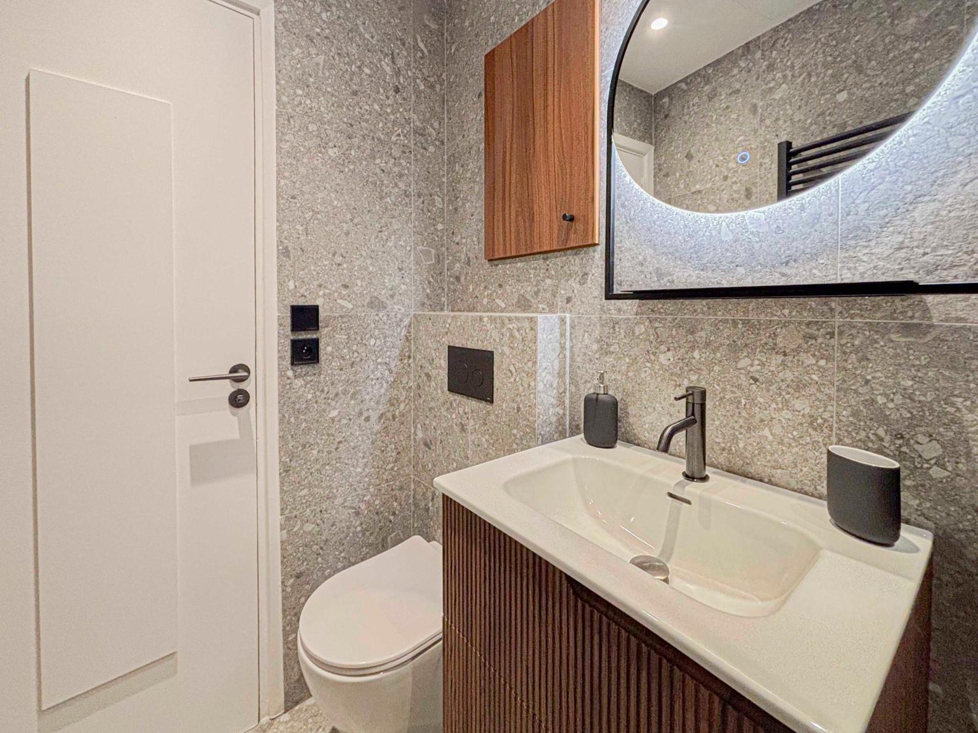 Petit Cocon Au Coeur Du Vieux-nice, Wifi, Ac, 2pers Apartment Nice