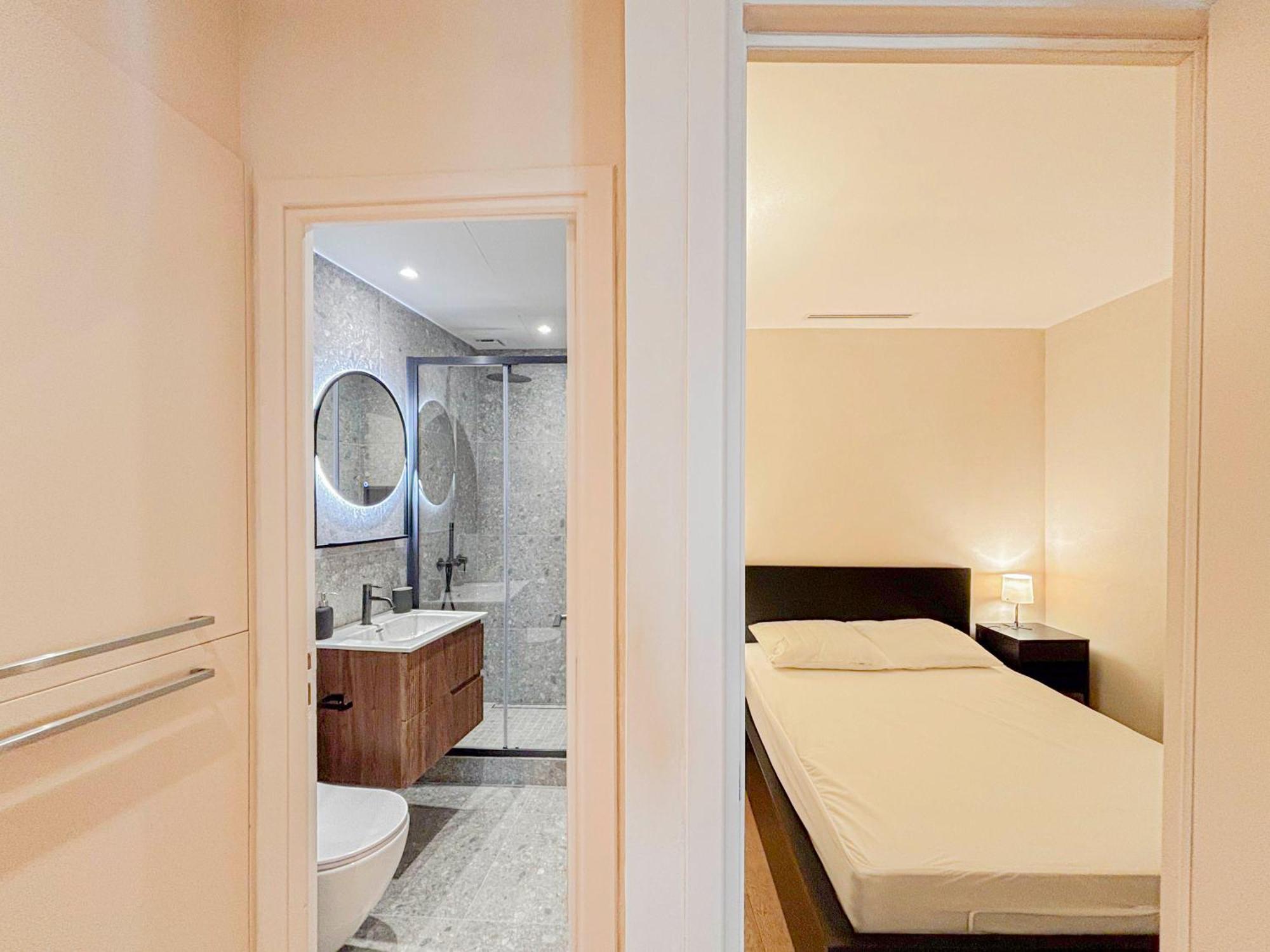 Apartment Petit Cocon Au Coeur Du Vieux-nice, Wifi, Ac, 2pers Nice