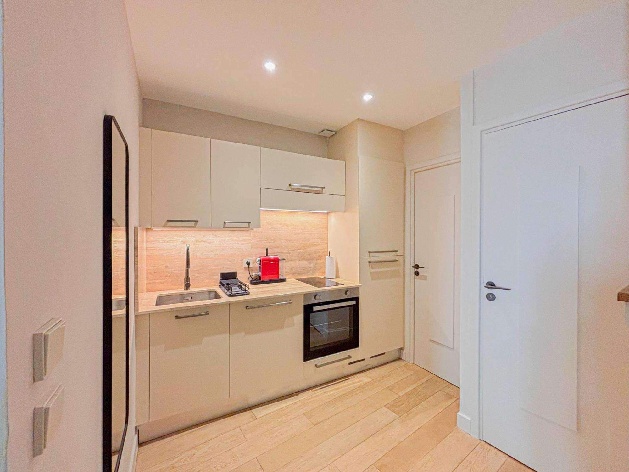 Petit Cocon Au Coeur Du Vieux-nice, Wifi, Ac, 2pers Apartment Nice